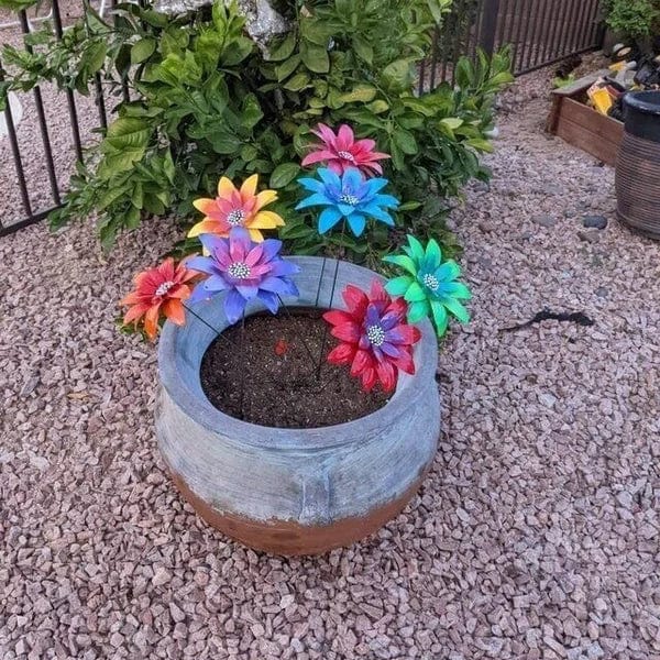 Vibrant Metal Flower Decorations for Year-Round Garden Color