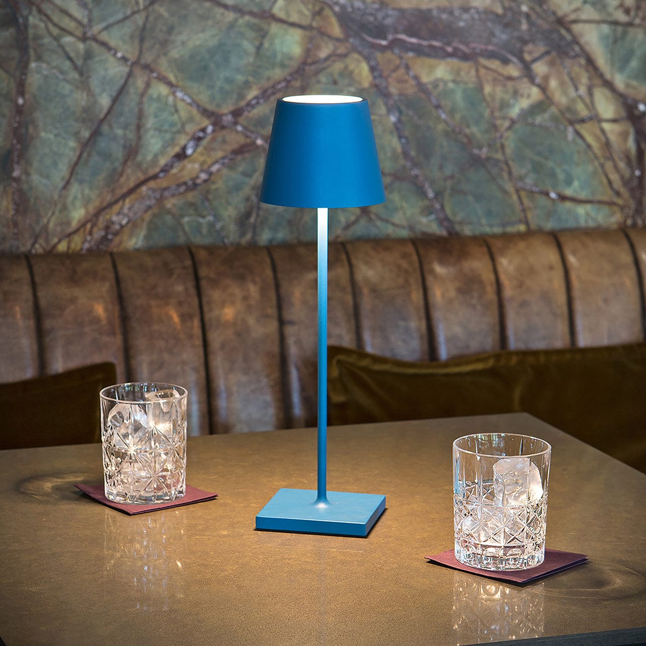 Modern Touch Table Lamp – Wireless, Dimmable, and Rechargeable