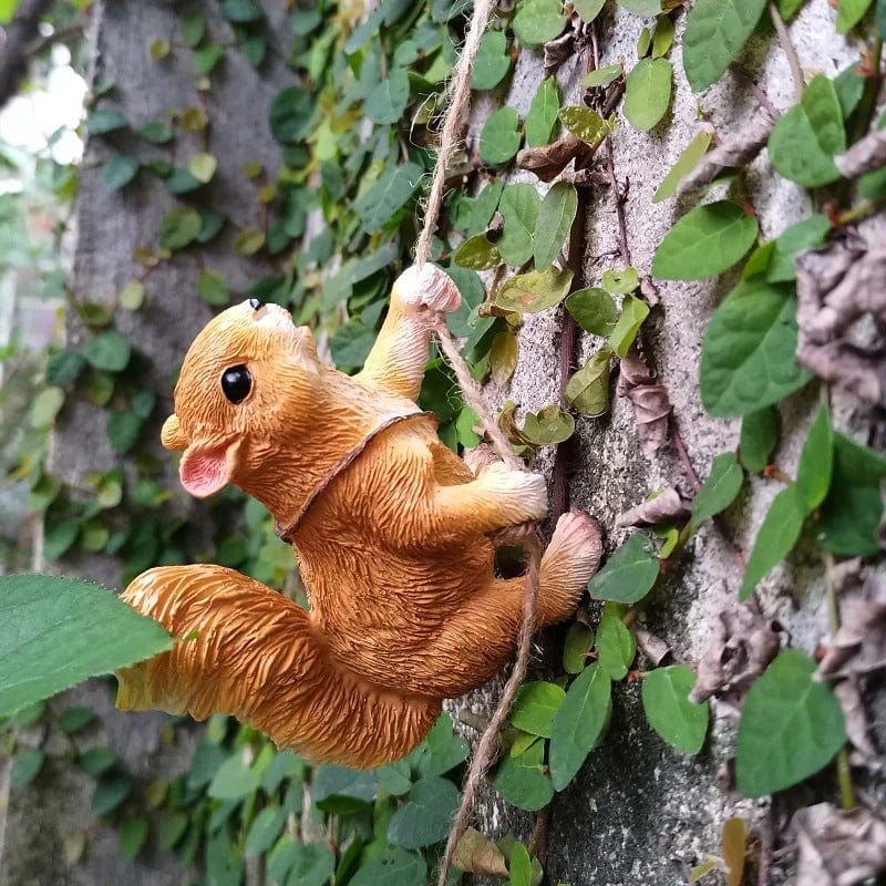 Acrobatic Squirrel Figurine – Rope Climbing Garden Decor for Nature Lovers