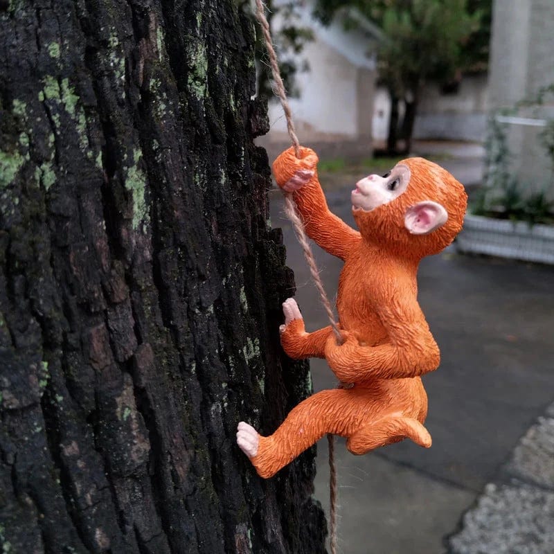 Acrobatic Squirrel Figurine – Rope Climbing Garden Decor for Nature Lovers