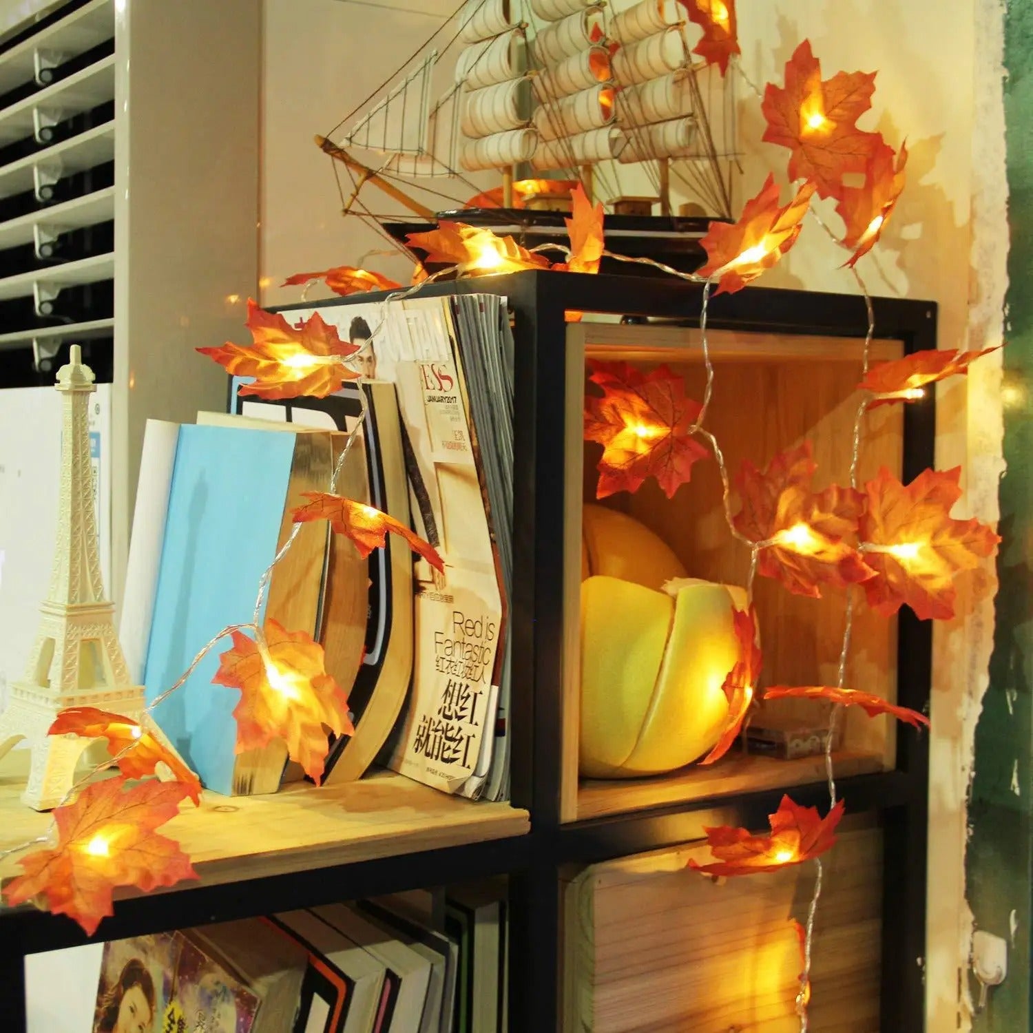 LED Maple Leaf Light Garland – Battery/USB Powered