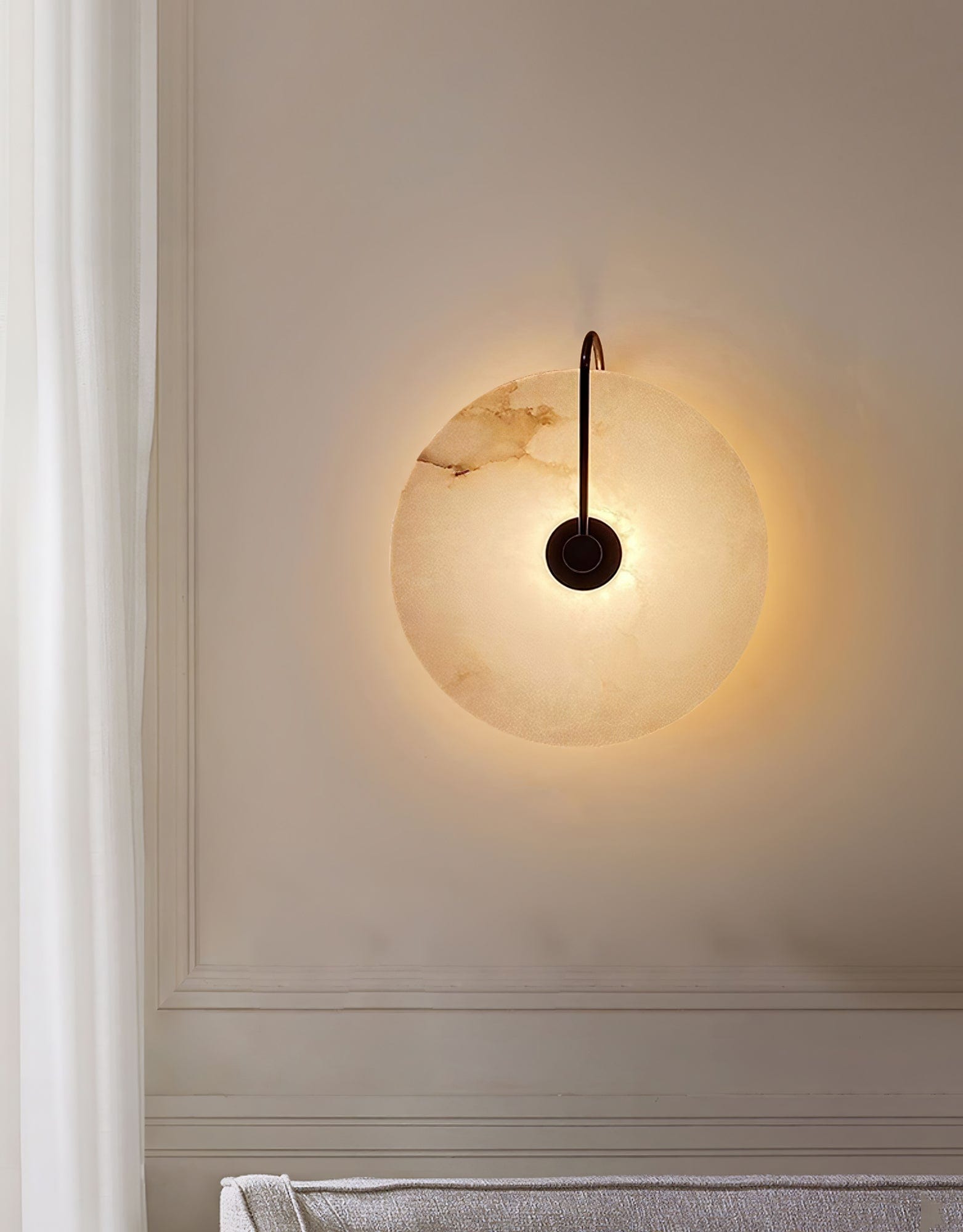 Alabaster LED Wall Lamp – Elegant Illumination for Any Space