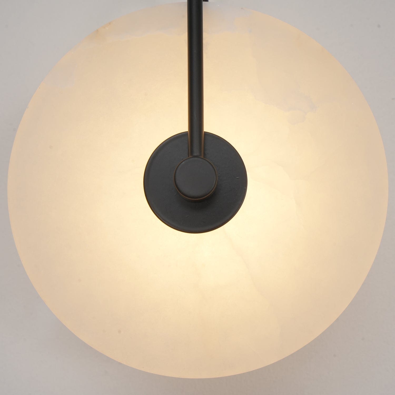 Alabaster LED Wall Lamp – Elegant Illumination for Any Space