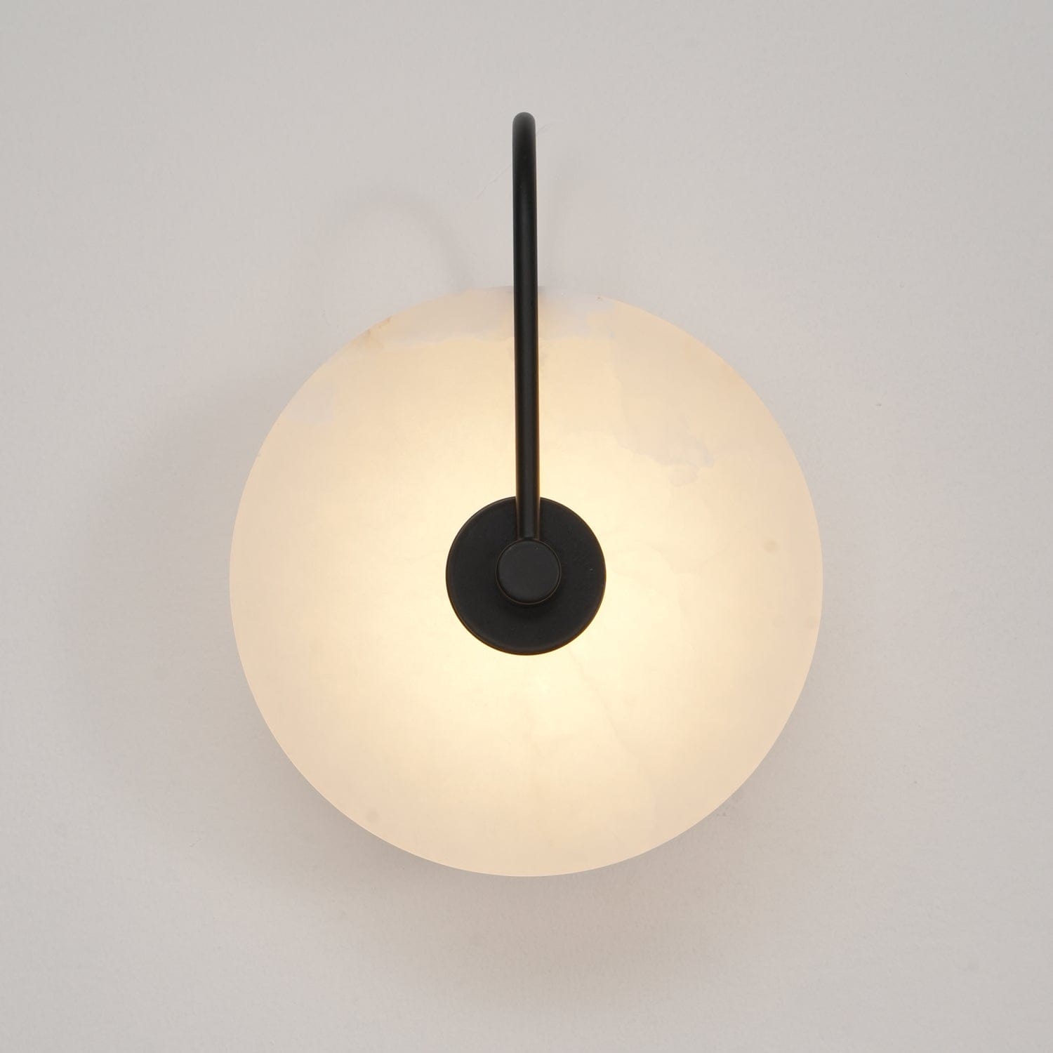 Alabaster LED Wall Lamp – Elegant Illumination for Any Space