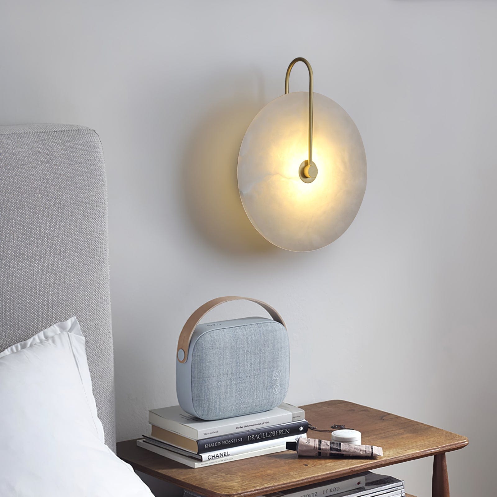 Alabaster LED Wall Lamp – Elegant Illumination for Any Space