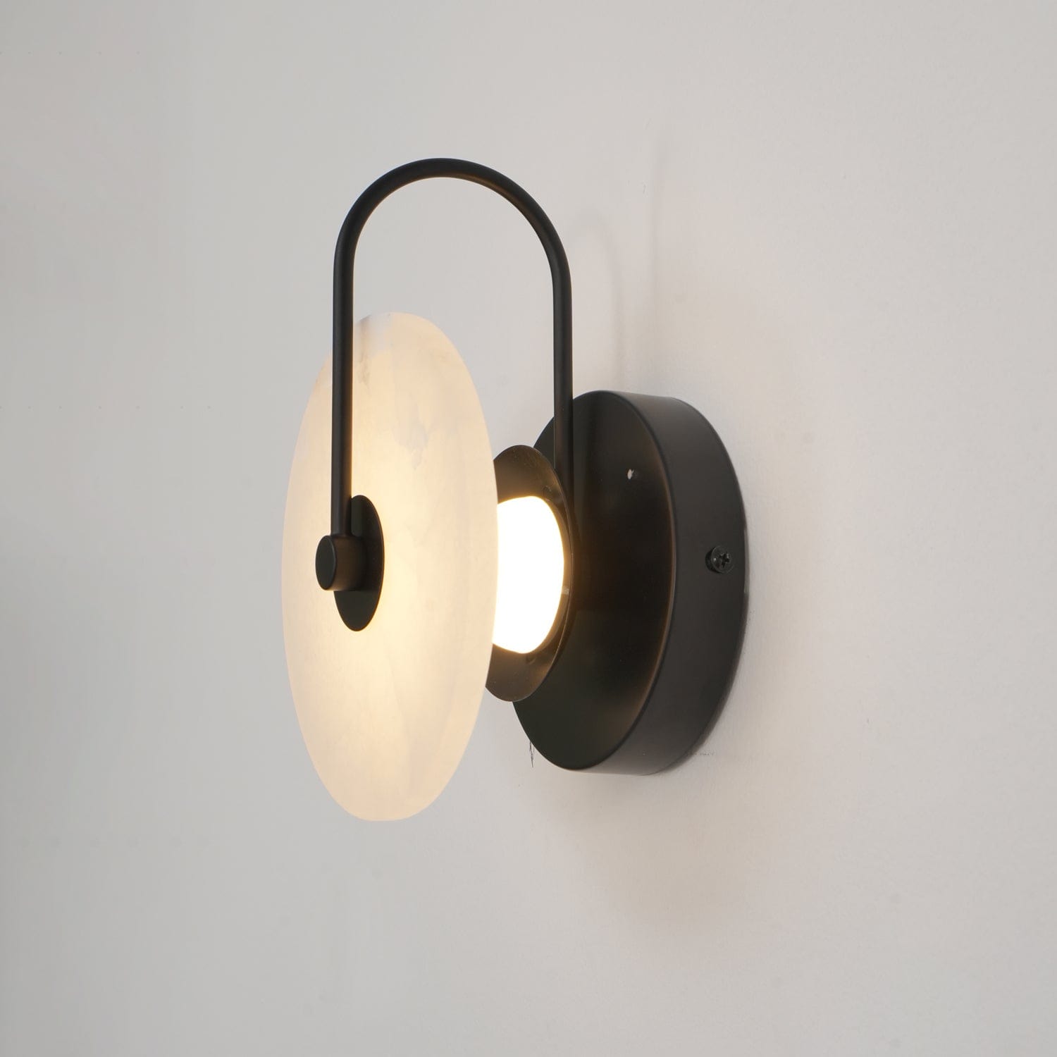 Alabaster LED Wall Lamp – Elegant Illumination for Any Space