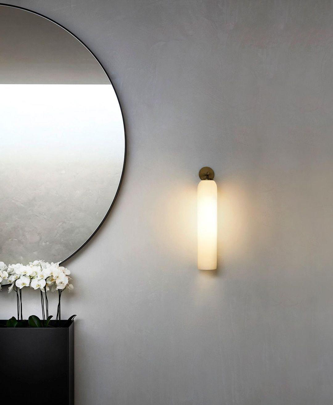 Art Glass Sconce – Elegant Wall Light with Modern LED Design