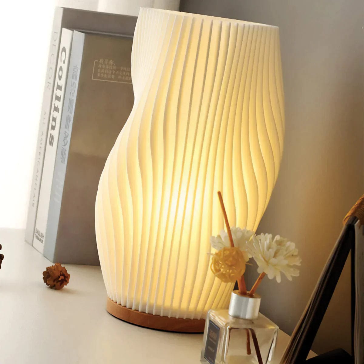 Serene Wavecrest Lamp – Sleek, Dimmable LED with USB Plug-In