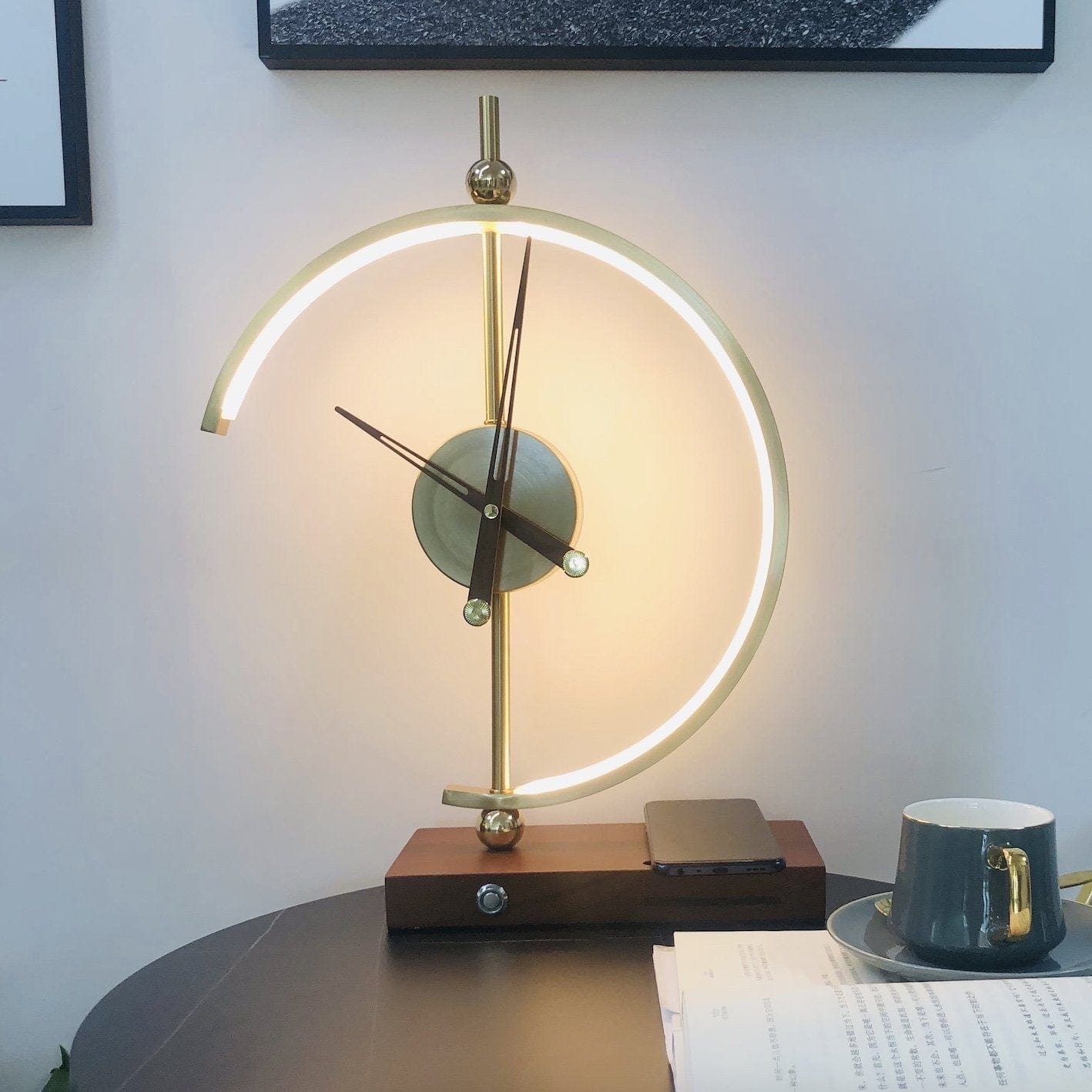 ClockLight™ – Wireless Charging & Energy-Efficient LED Lamp