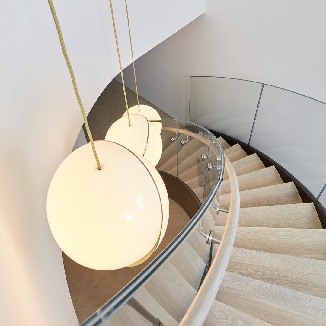 Crescent Pendant Lamp - Minimalist LED Lighting with Celestial Elegance