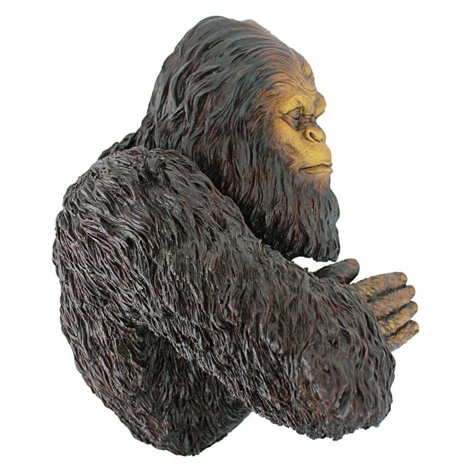 Legendary Bigfoot Yeti Garden Sculpture – High-Detail Design