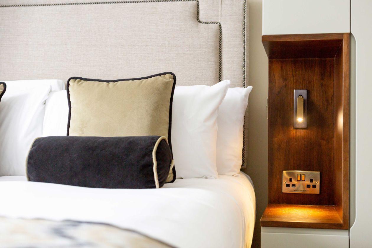 Modern Embedded Bedside Table Sconce with Adjustable Lighting