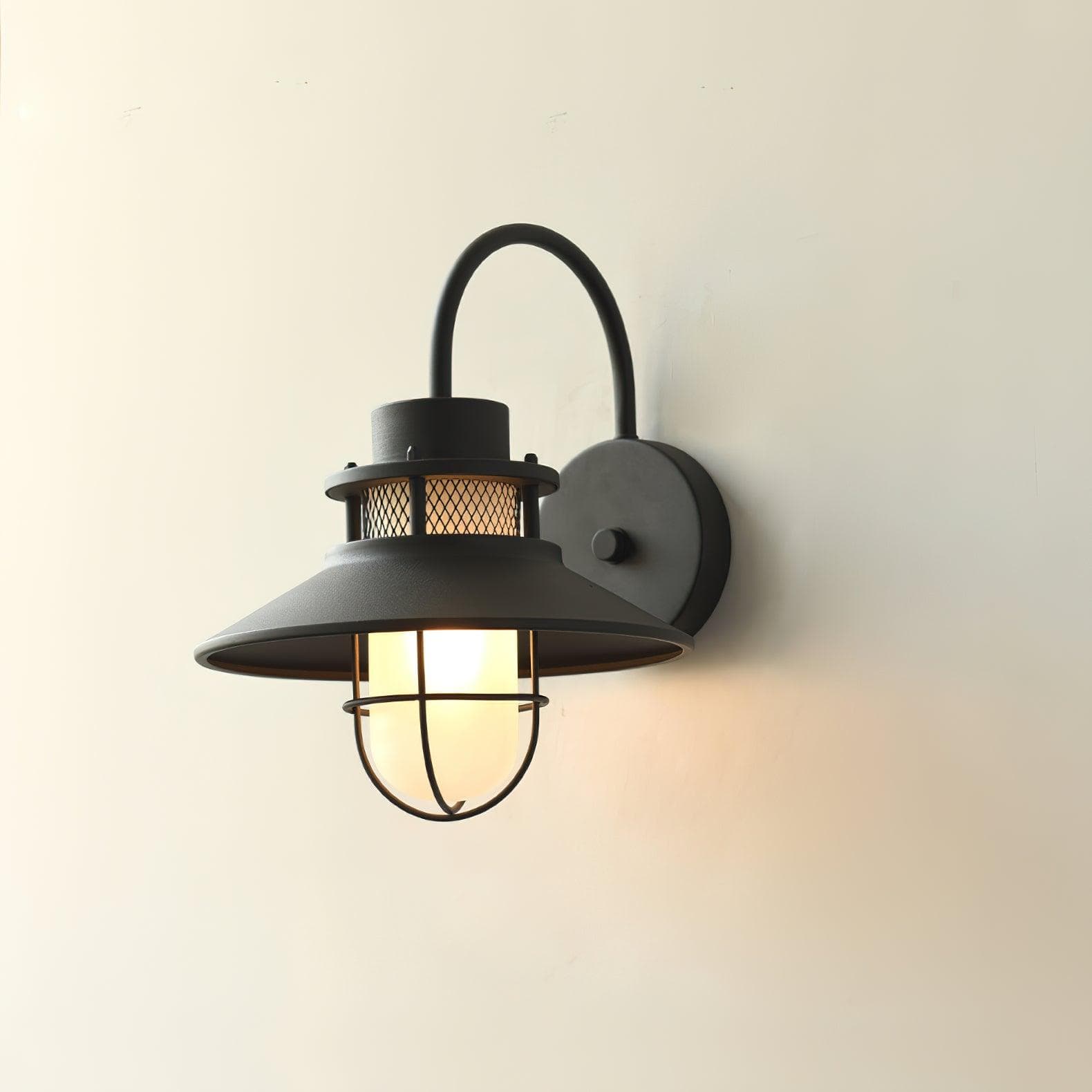 Felix Outdoor Lamp – Stylish Industrial Lighting Solution