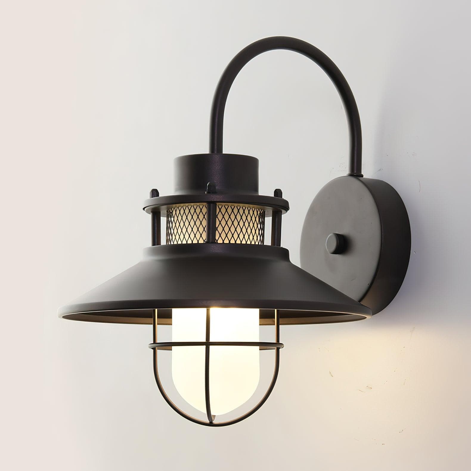 Felix Outdoor Lamp – Stylish Industrial Lighting Solution