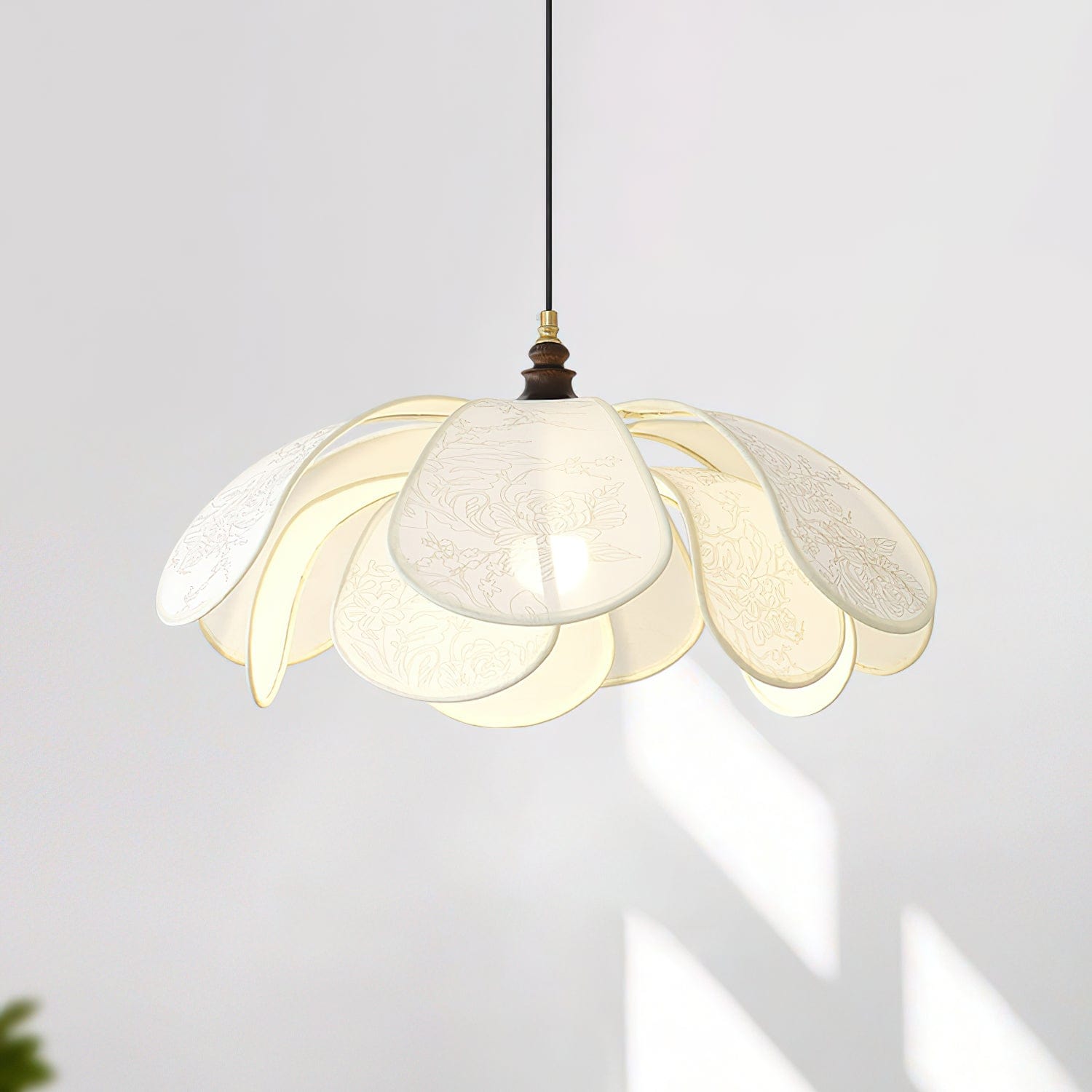 Florina Pendant Lamp - Elegant Floral-Inspired Design