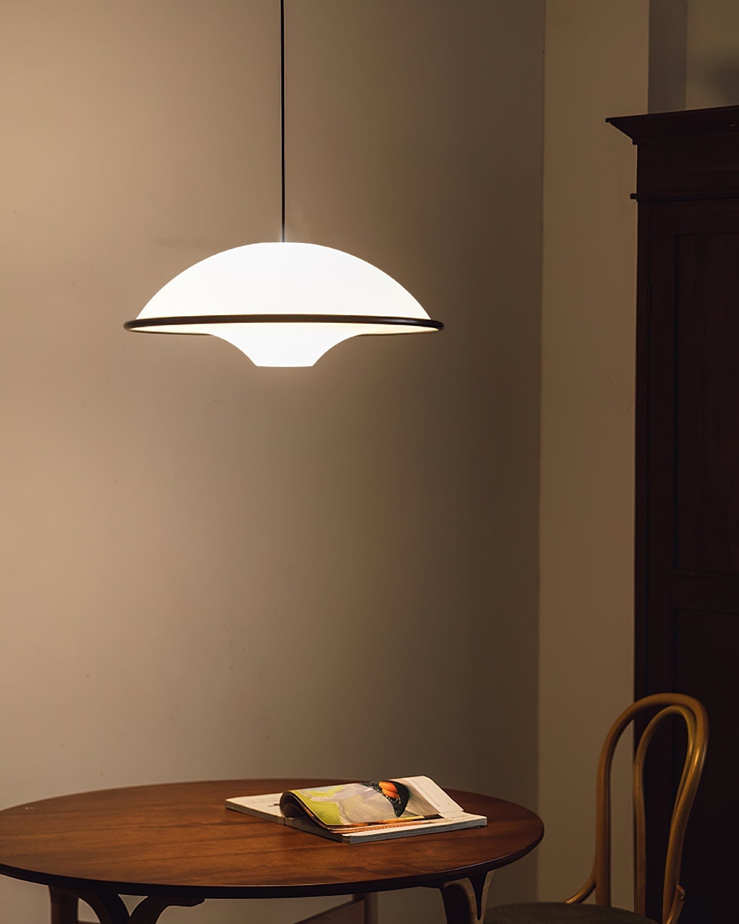 Fontana Pendant Light – Modern UFO-Inspired Elegance