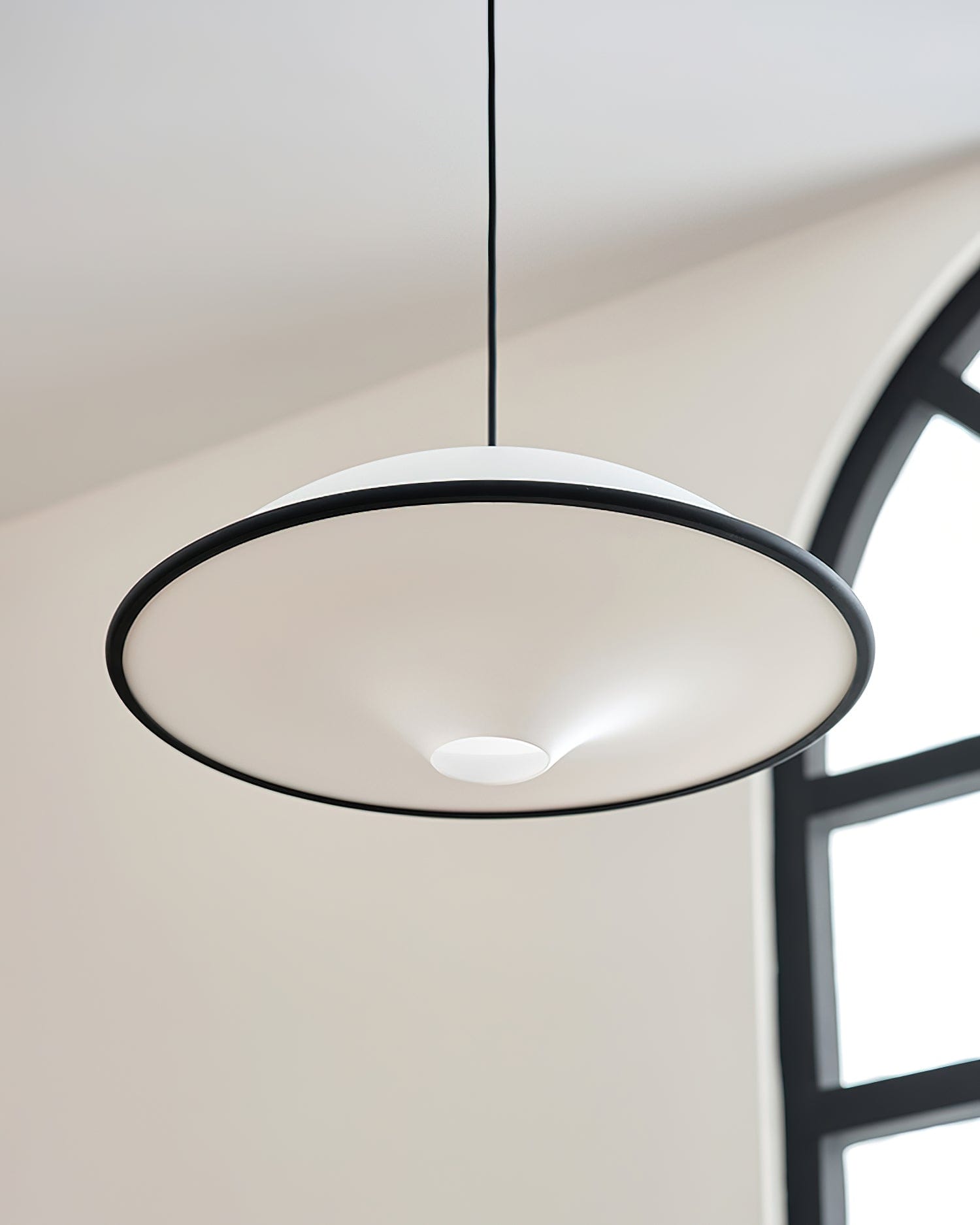 Fontana Pendant Light – Modern UFO-Inspired Elegance