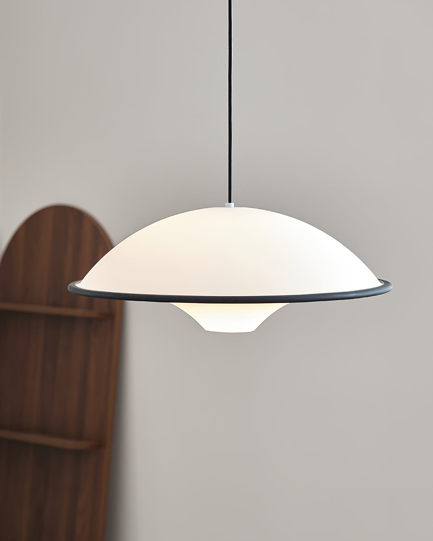 Fontana Pendant Light – Modern UFO-Inspired Elegance