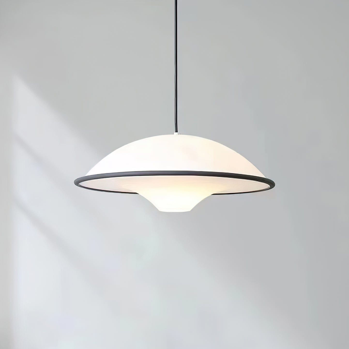 Fontana Pendant Light – Modern UFO-Inspired Elegance