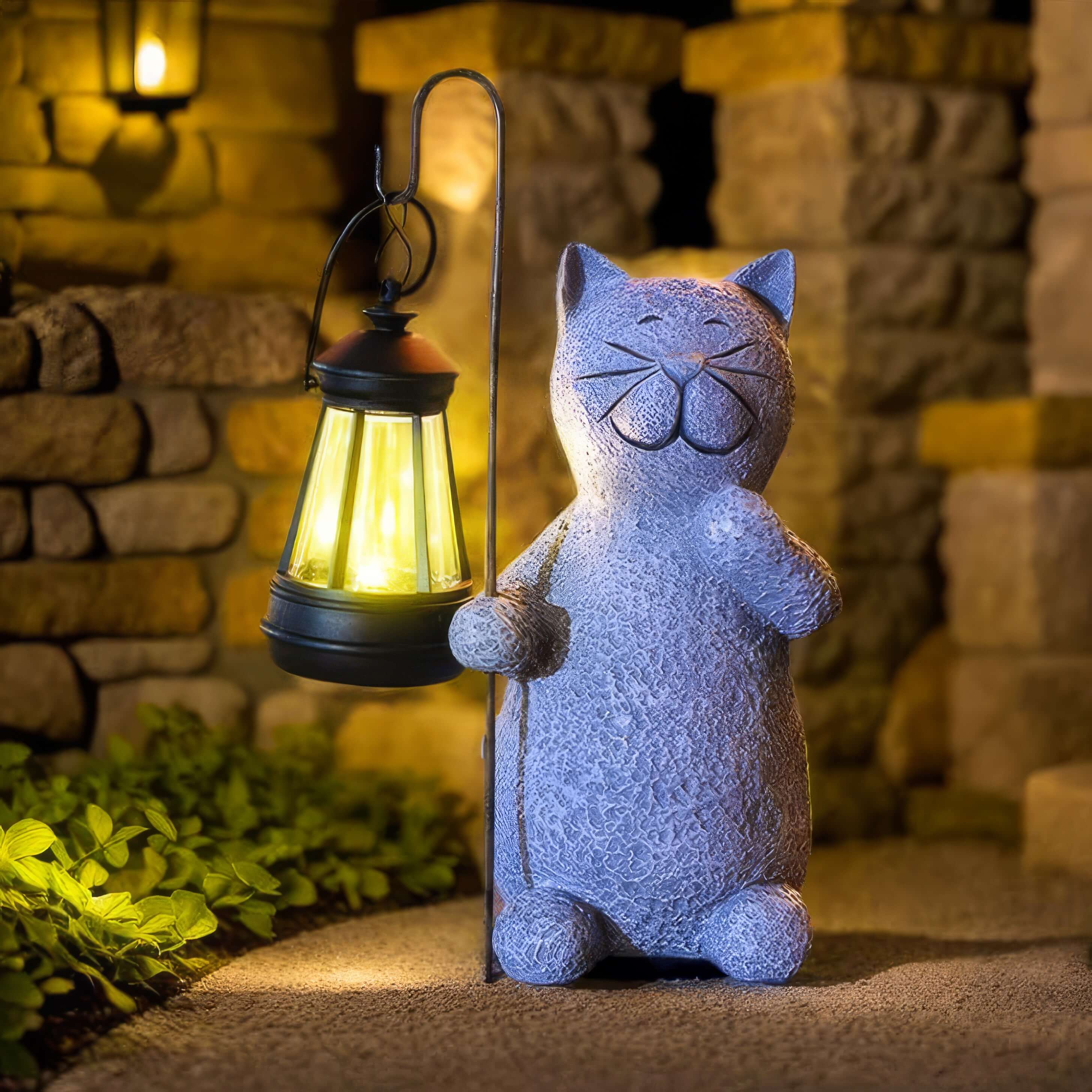 Golden Glow Cat – Solar-Powered Garden Light