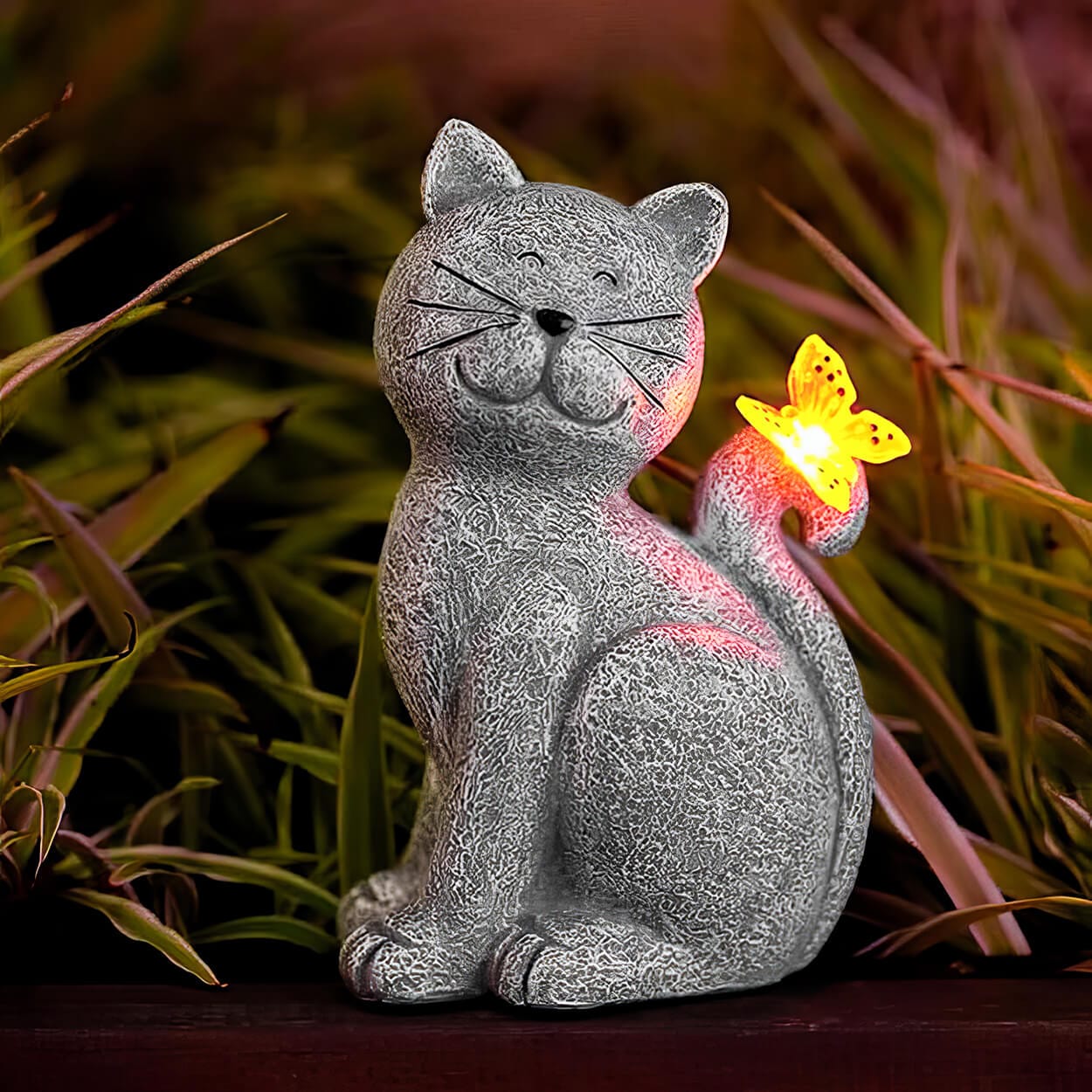 Glimmering Garden Cat – Solar-Powered Outdoor Light