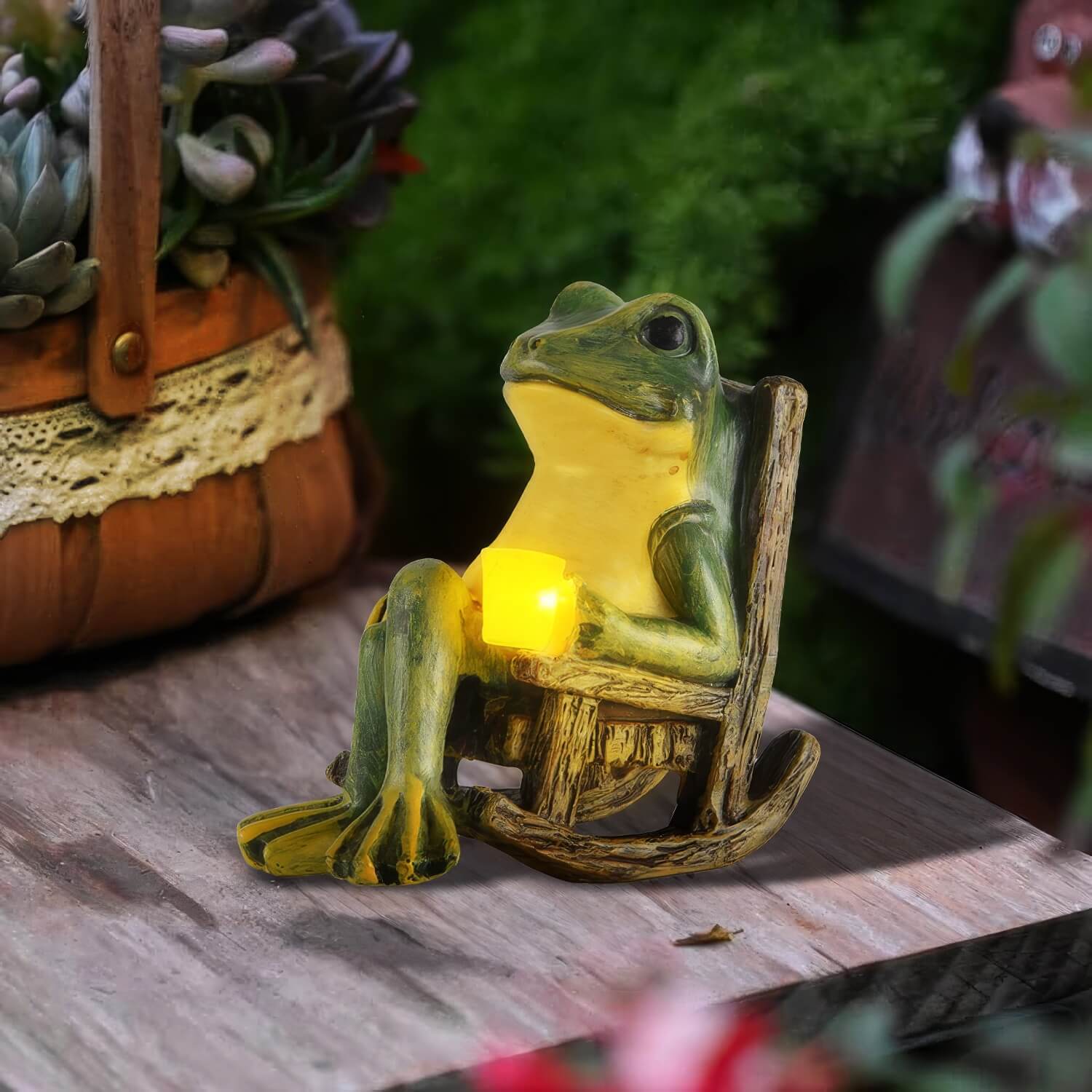 Glowing Garden Frog - Solar-Powered Outdoor Light