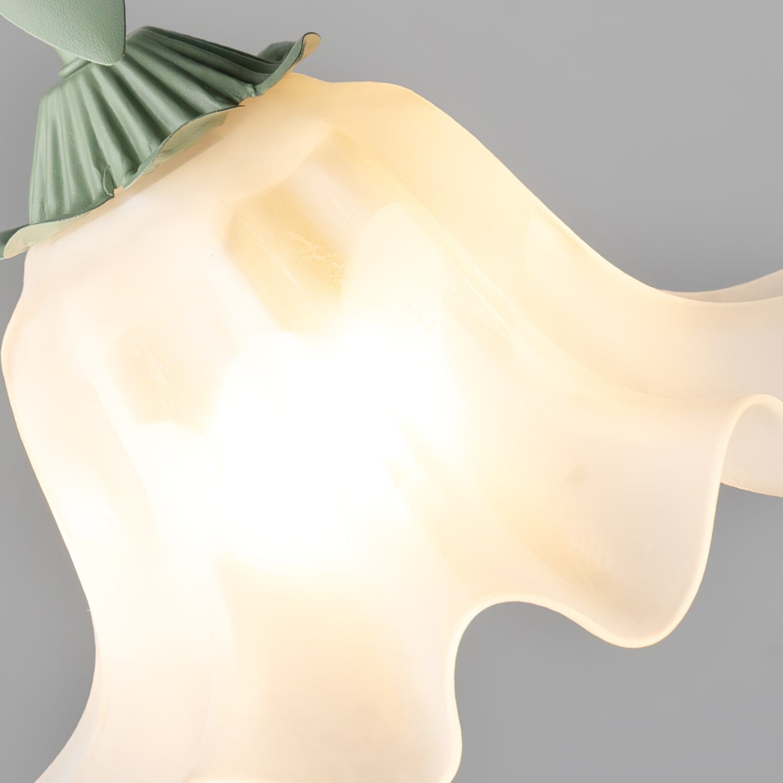 Lily of the Valley Pendant Light – Natural Elegance with a Delicate Design