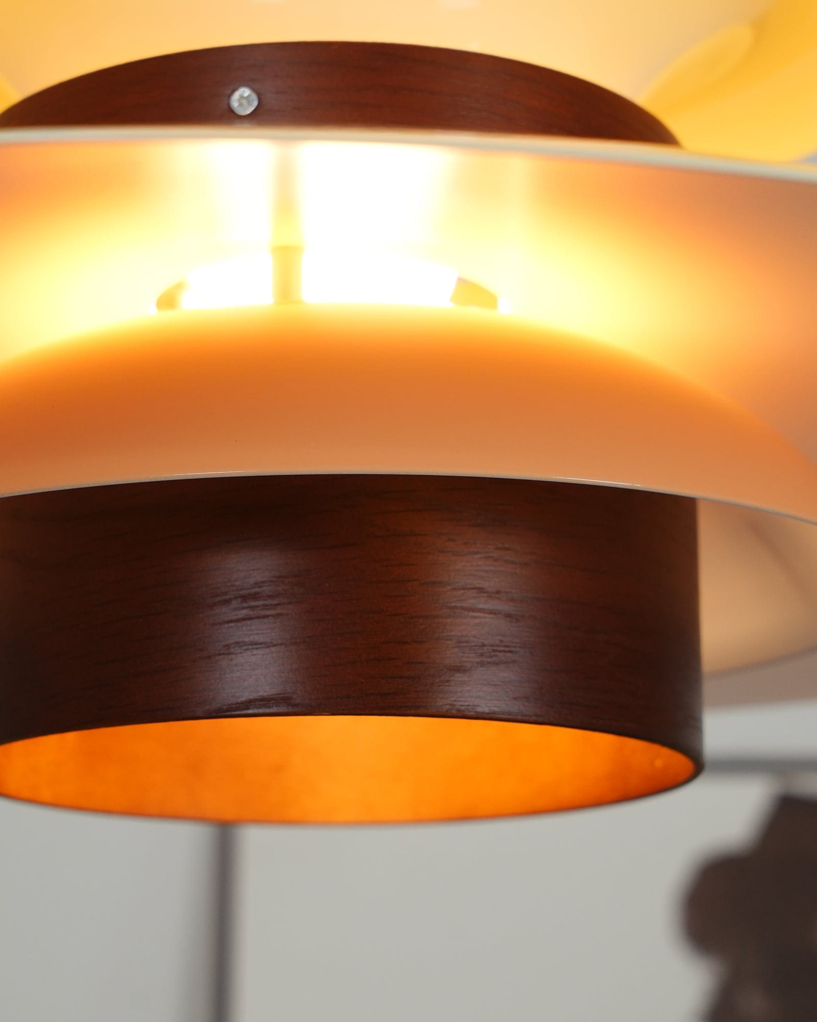 LuxeGlow Pendant – Refined Lighting for Modern Spaces