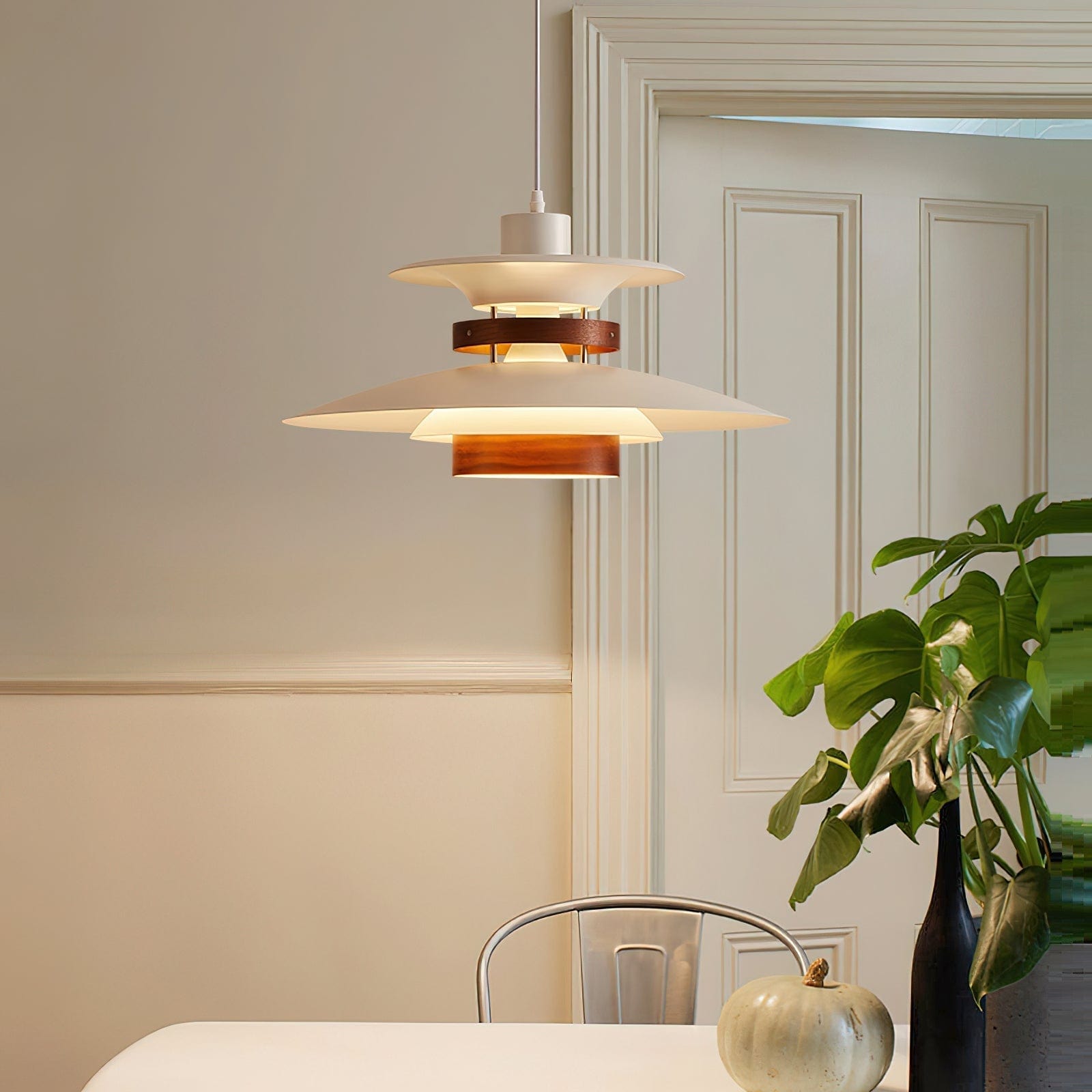 LuxeGlow Pendant – Refined Lighting for Modern Spaces