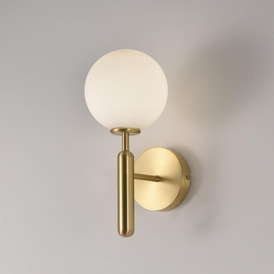 Scandiluxe Wall Light - Elegant Minimalist Design for Modern Interiors