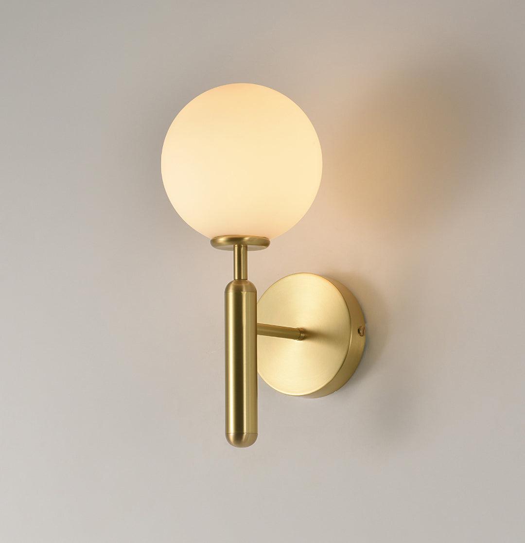 Scandiluxe Wall Light - Elegant Minimalist Design for Modern Interiors