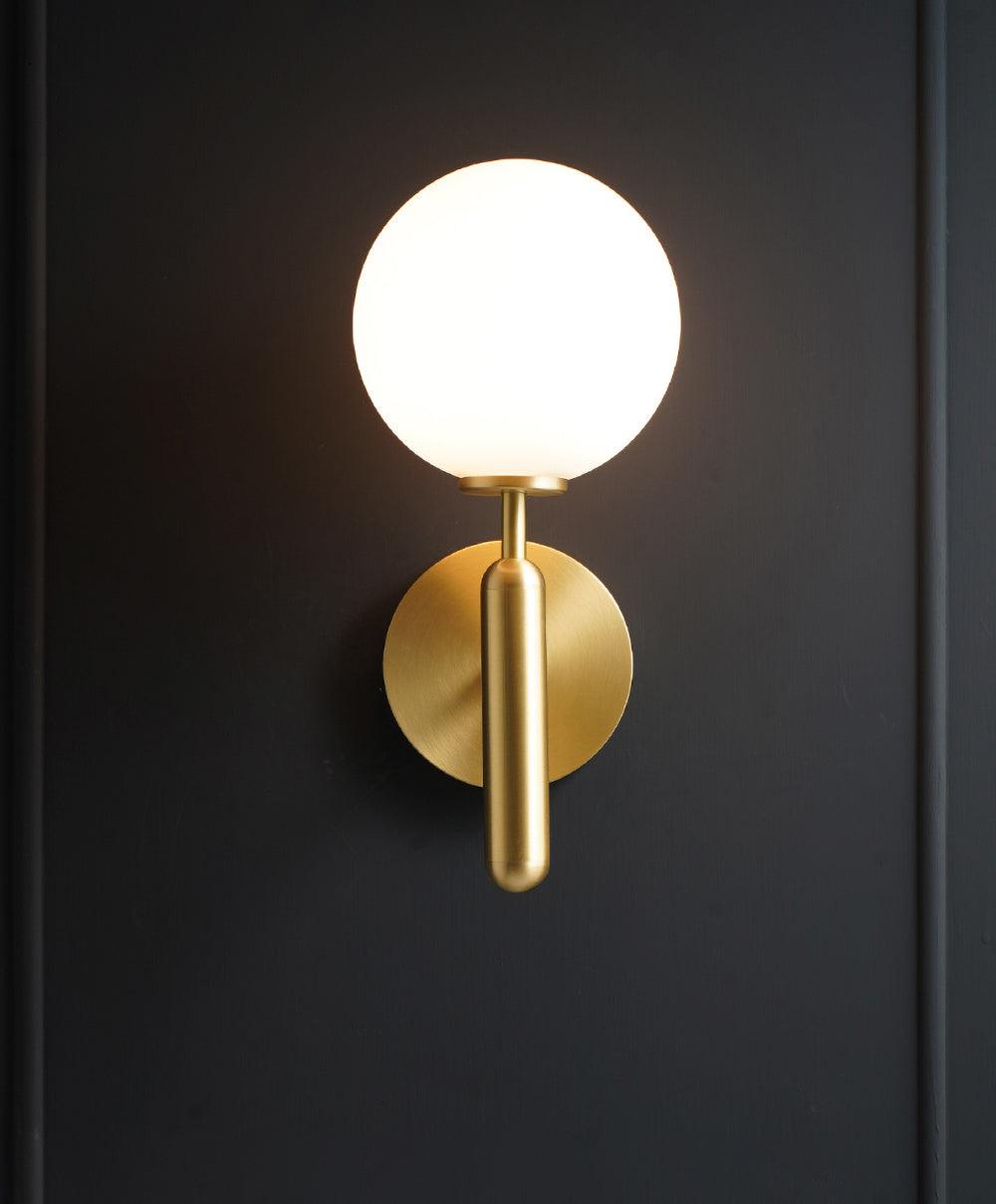 Scandiluxe Wall Light - Elegant Minimalist Design for Modern Interiors