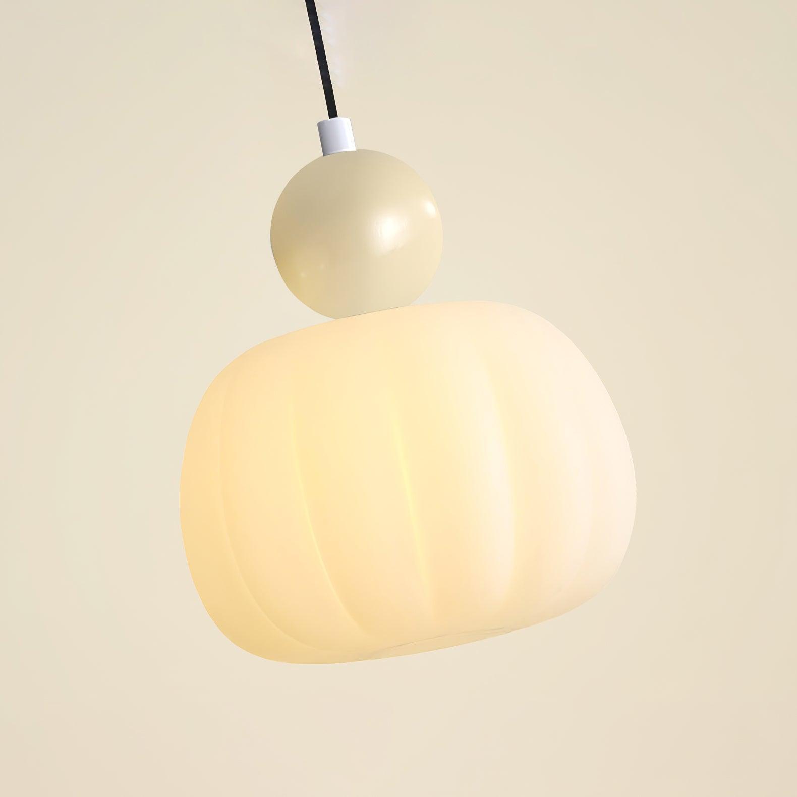 Yedra Pendant Lamp - Elegant Pumpkin-Shaped Design for Sophisticated Interiors