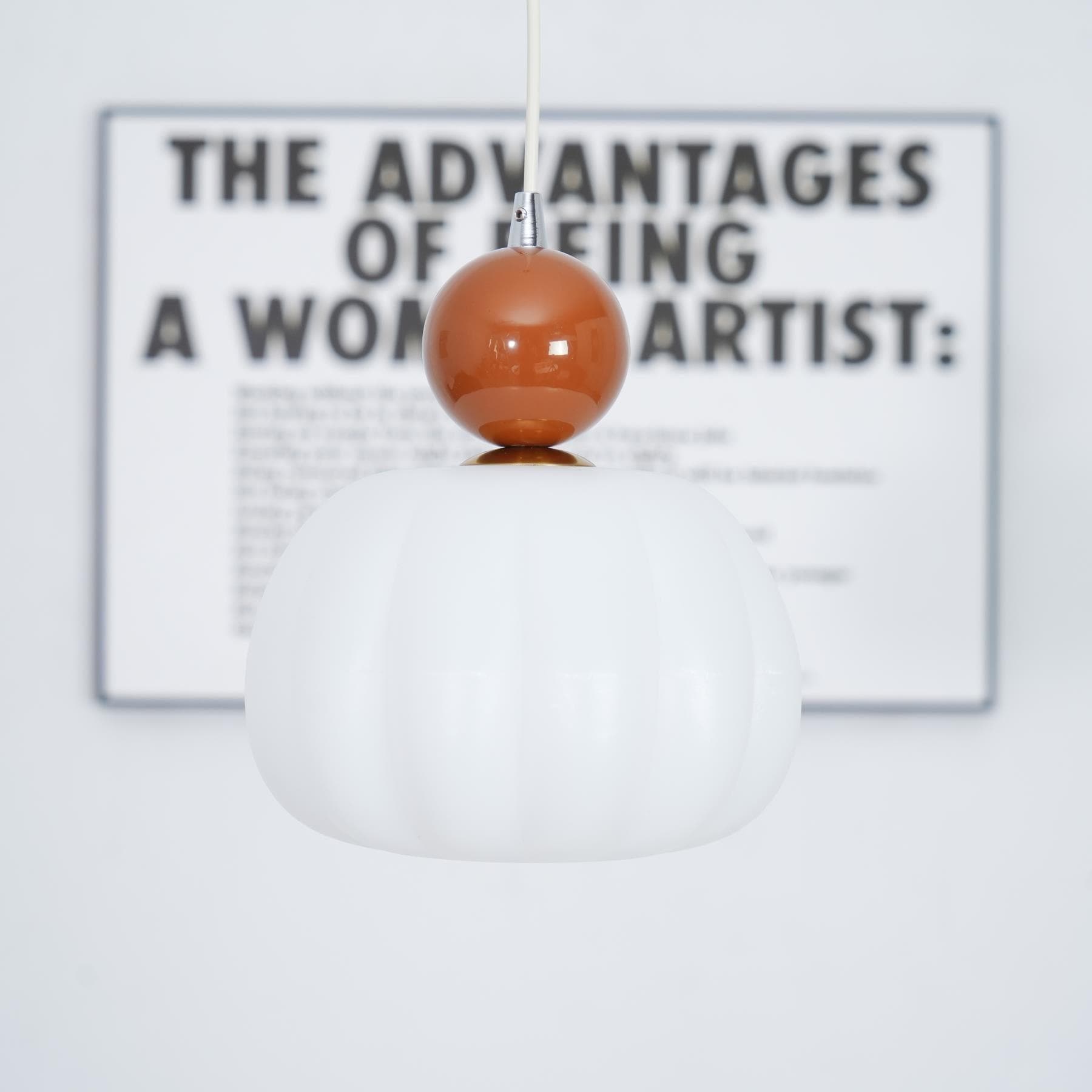 Yedra Pendant Lamp - Elegant Pumpkin-Shaped Design for Sophisticated Interiors