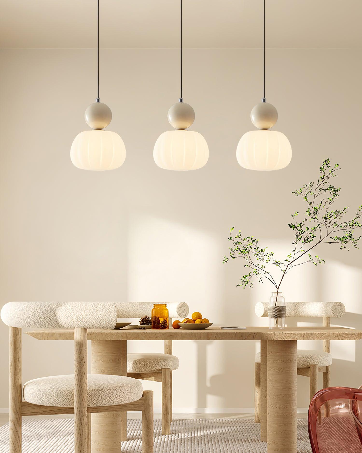 Yedra Pendant Lamp - Elegant Pumpkin-Shaped Design for Sophisticated Interiors