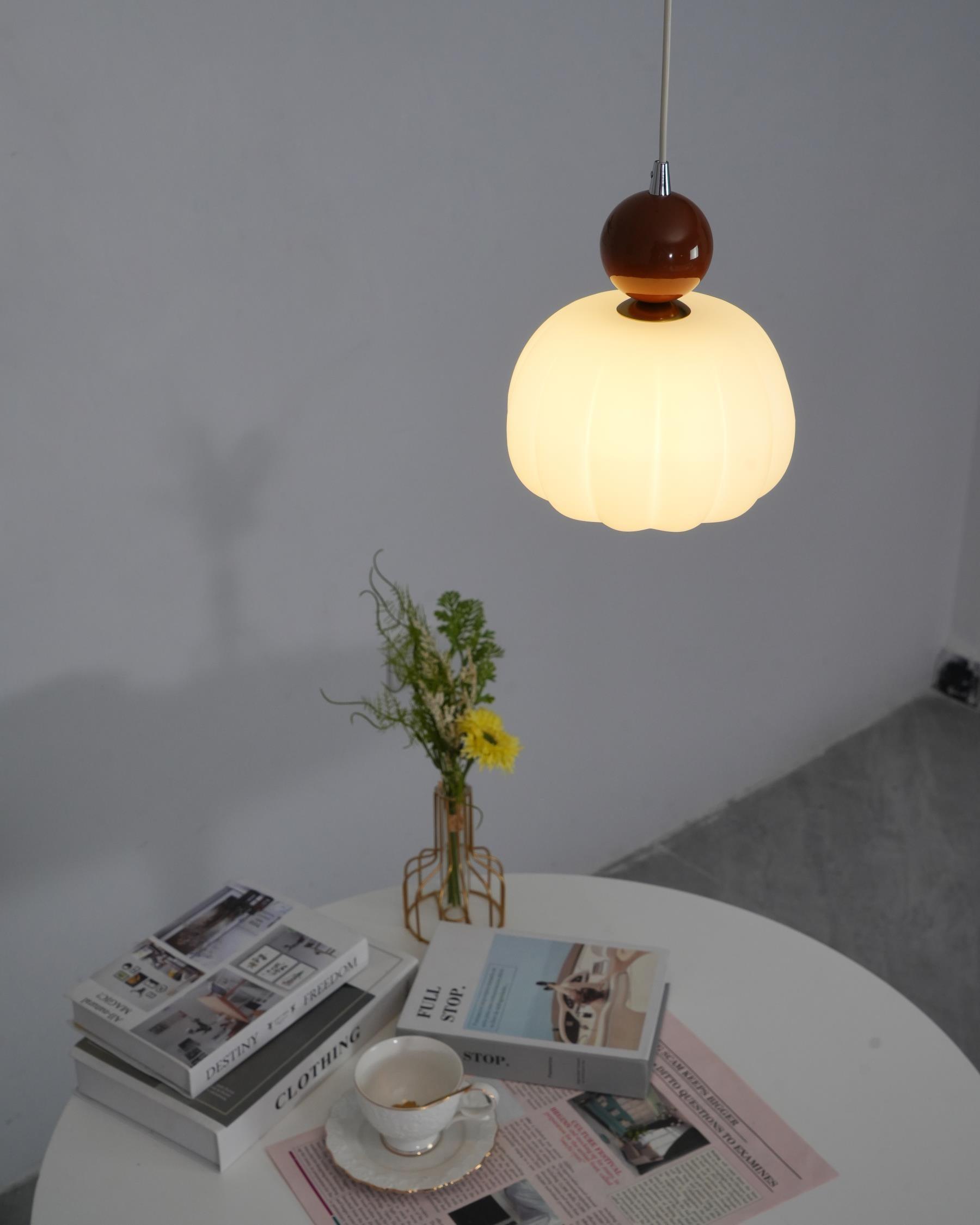 Yedra Pendant Lamp - Elegant Pumpkin-Shaped Design for Sophisticated Interiors