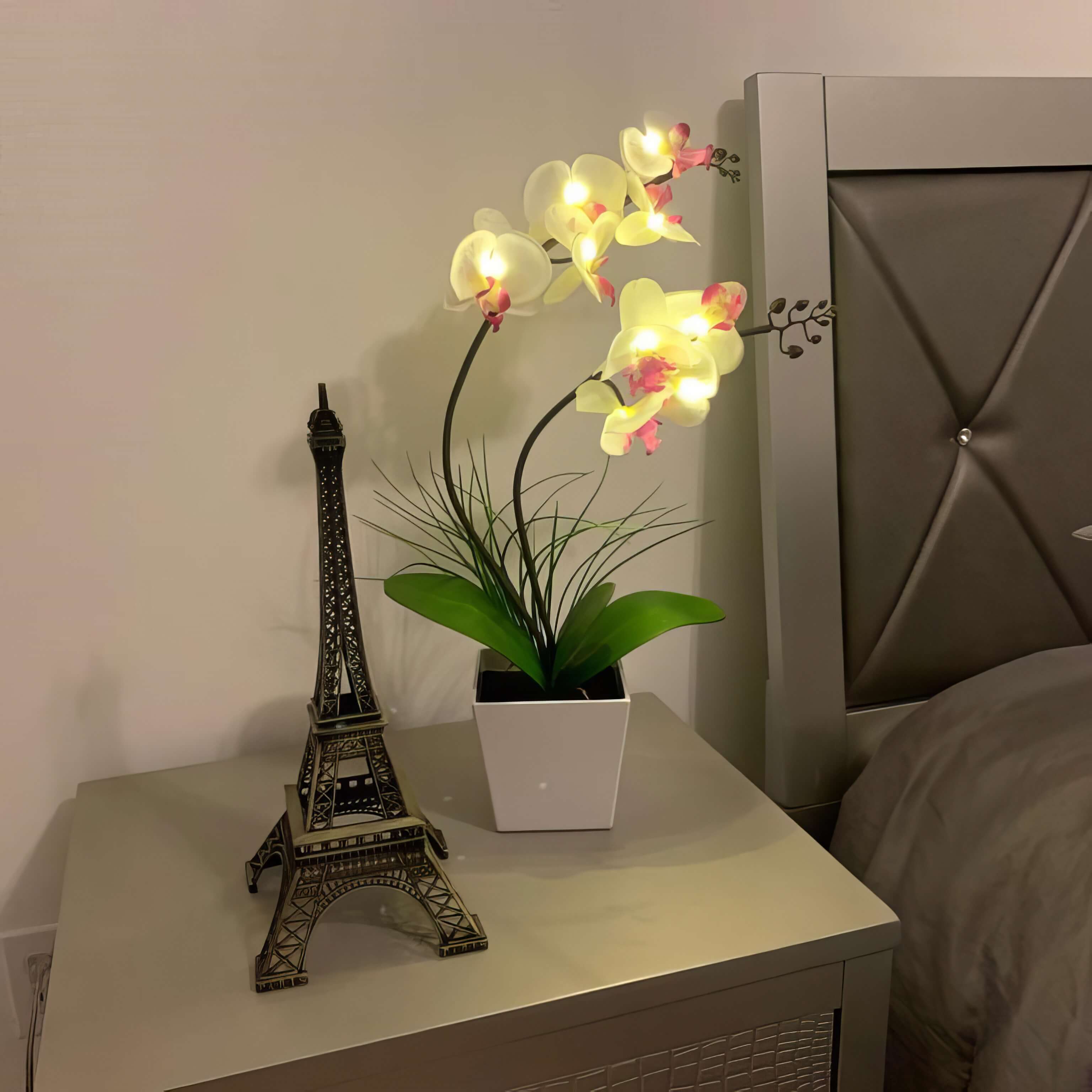 Orchid Oasis Lamp - Elegant Floral Ambient Light