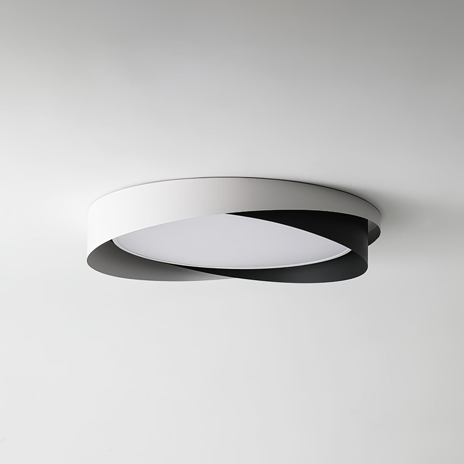 Quinn Ceiling Light – Modern Sophistication with Gentle Illumination