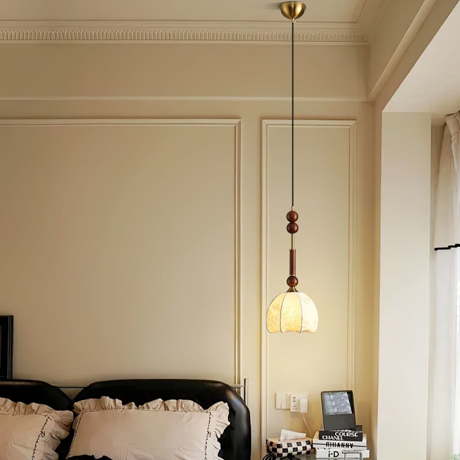 Roma Pendant Lamp – Elegant Wood and Brass Design with Glass Lampshade