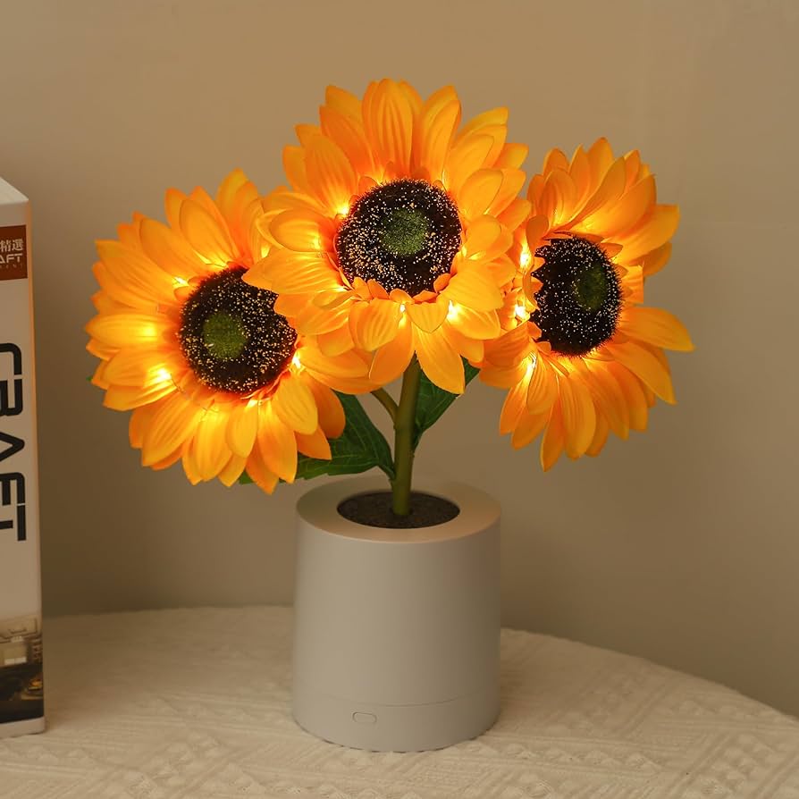 Shimmering Sunflower Lamp – Nature-Inspired Golden Glow