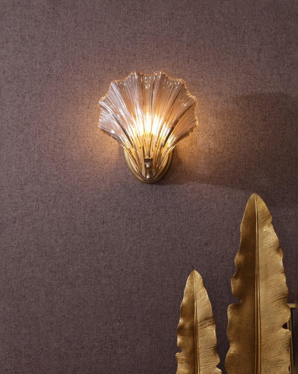 Elegant Shell Wall Light for Nautical Decor