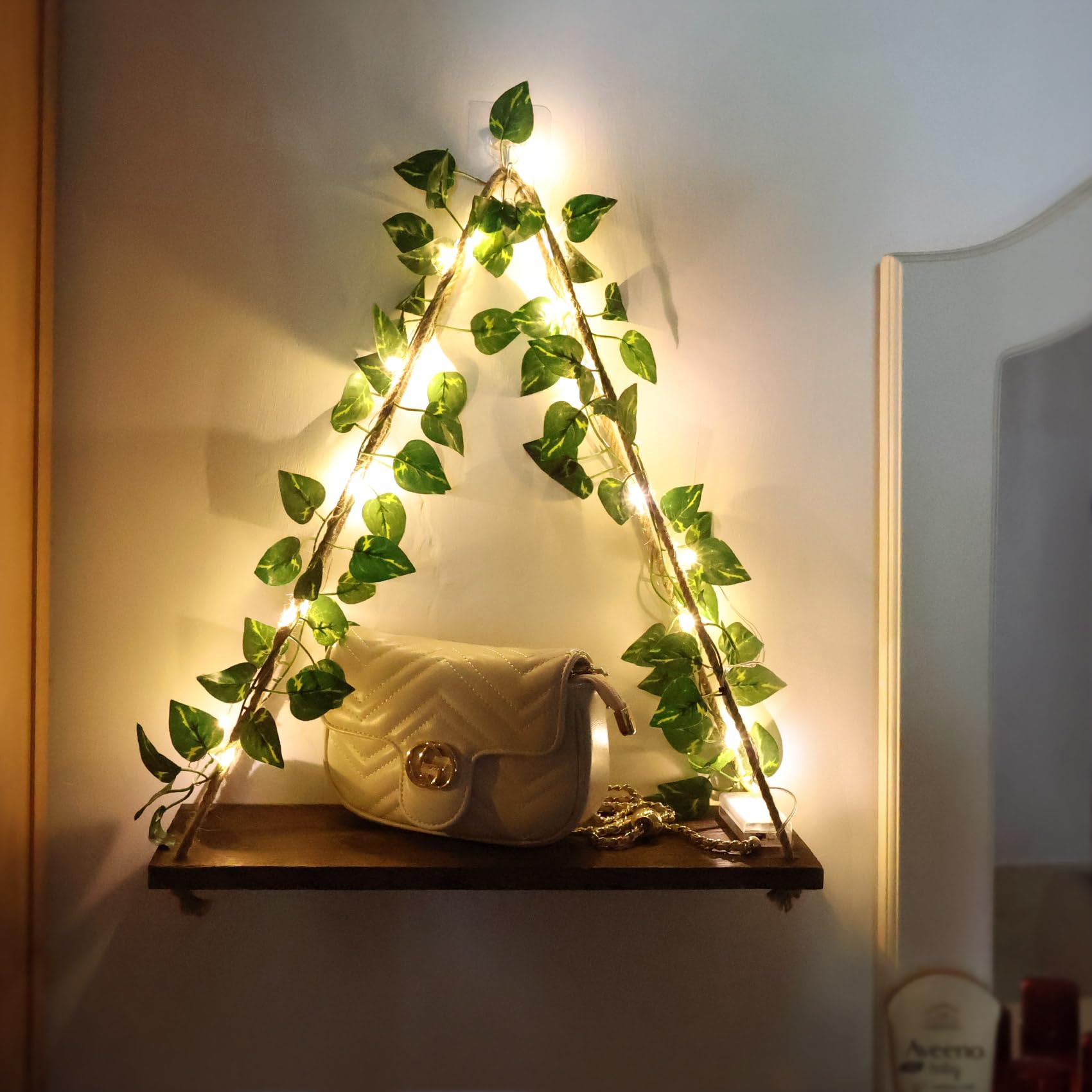 Twinkling Ivy Shelf – Illuminated Storage