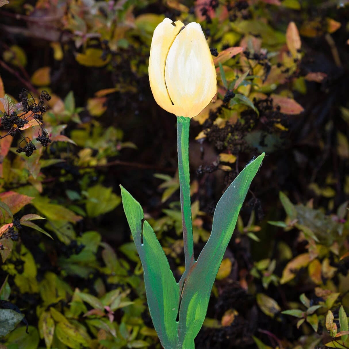 Treasure Tulip Stakes – Elegant Garden Decor