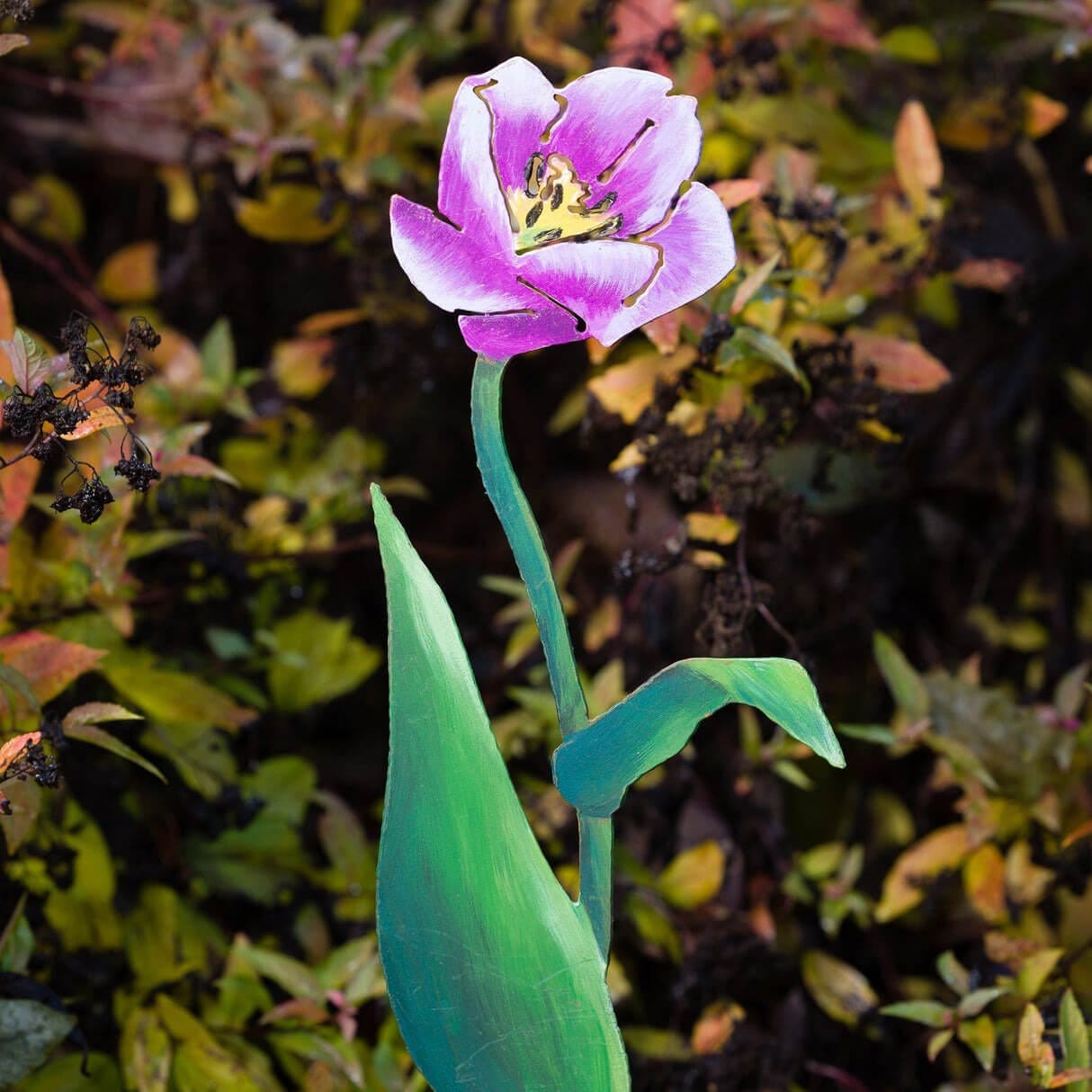 Treasure Tulip Stakes – Elegant Garden Decor