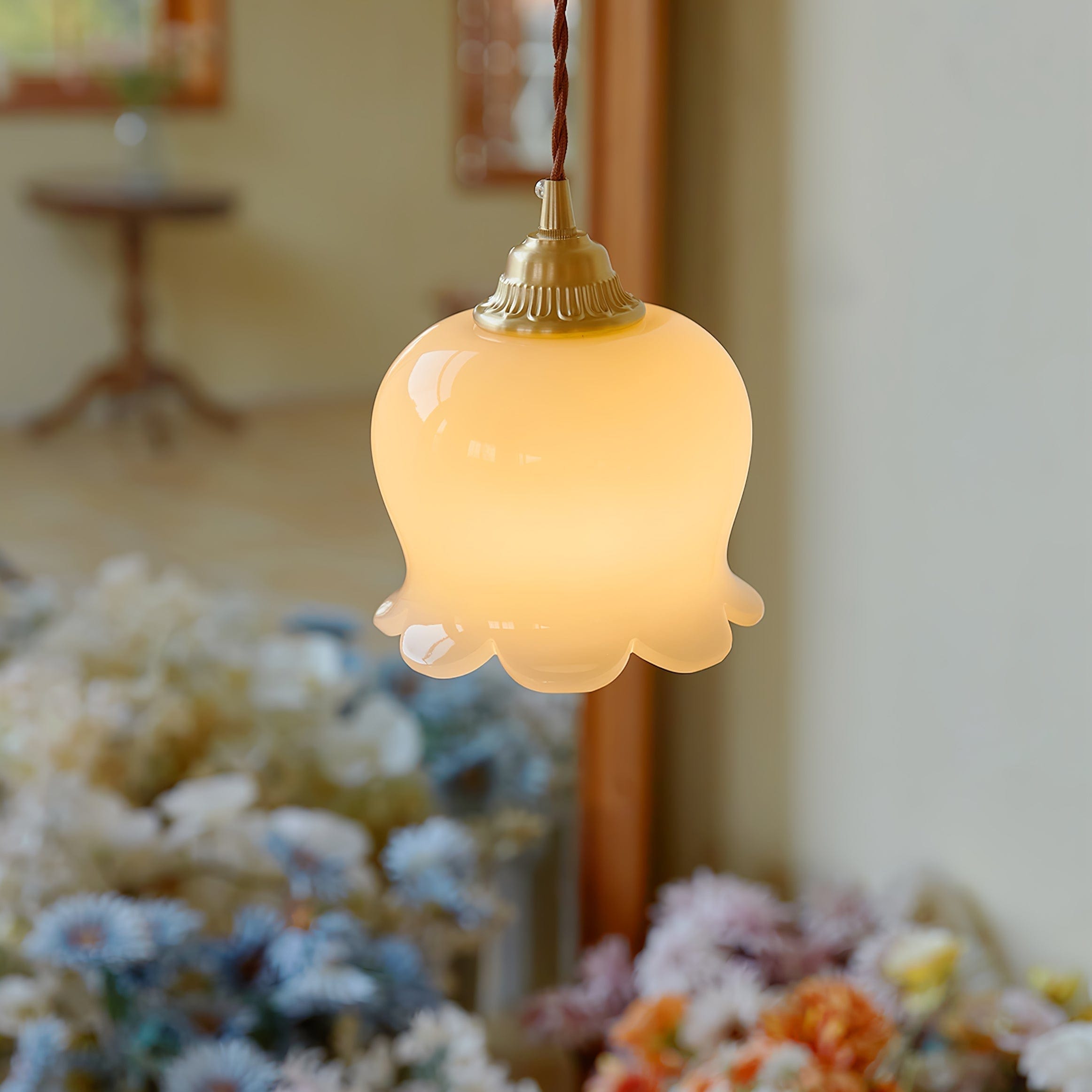 Valley Flower Pendant Lamp - Nature-Inspired Elegance with Petal Design