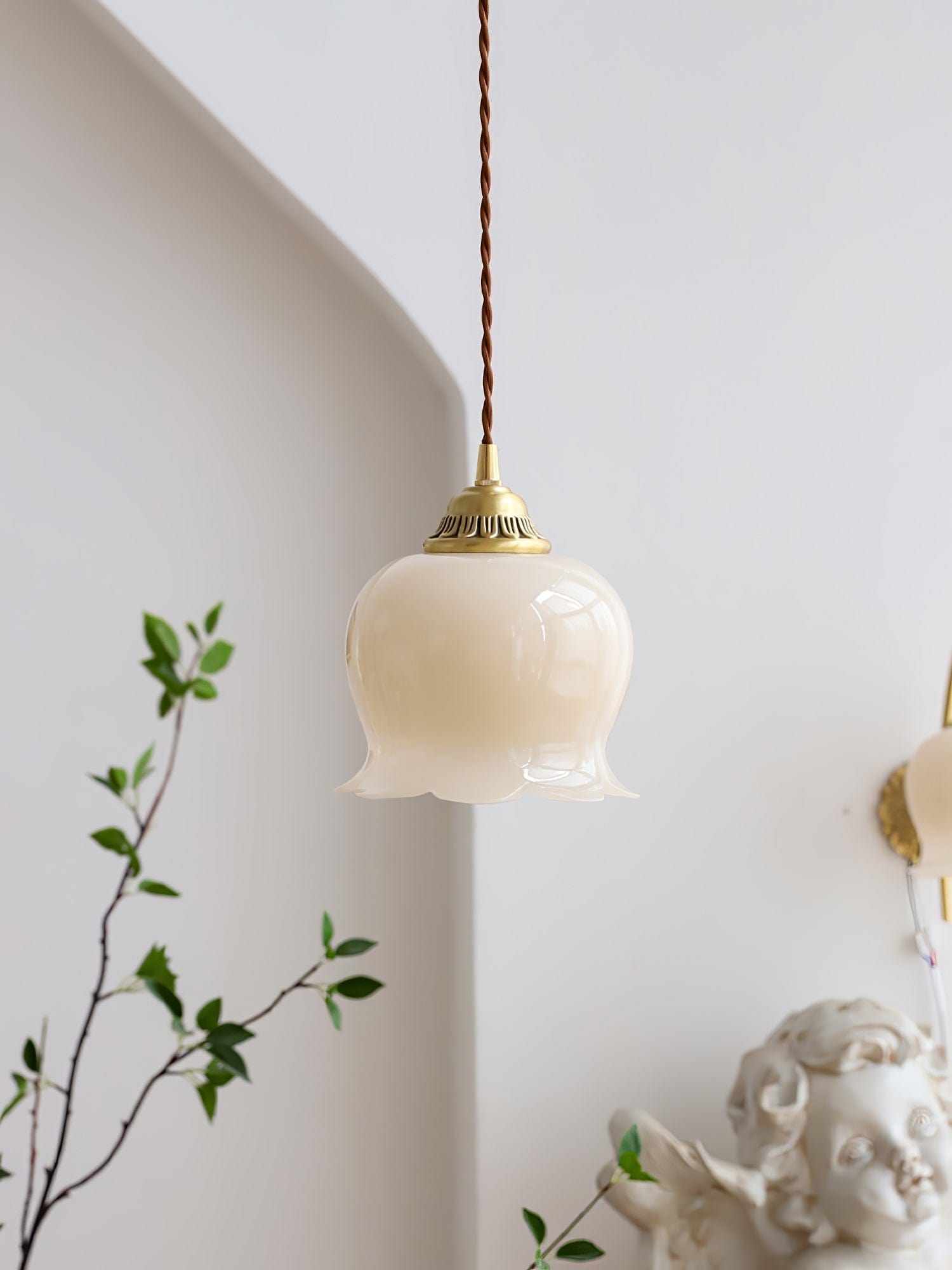 Valley Flower Pendant Lamp - Nature-Inspired Elegance with Petal Design