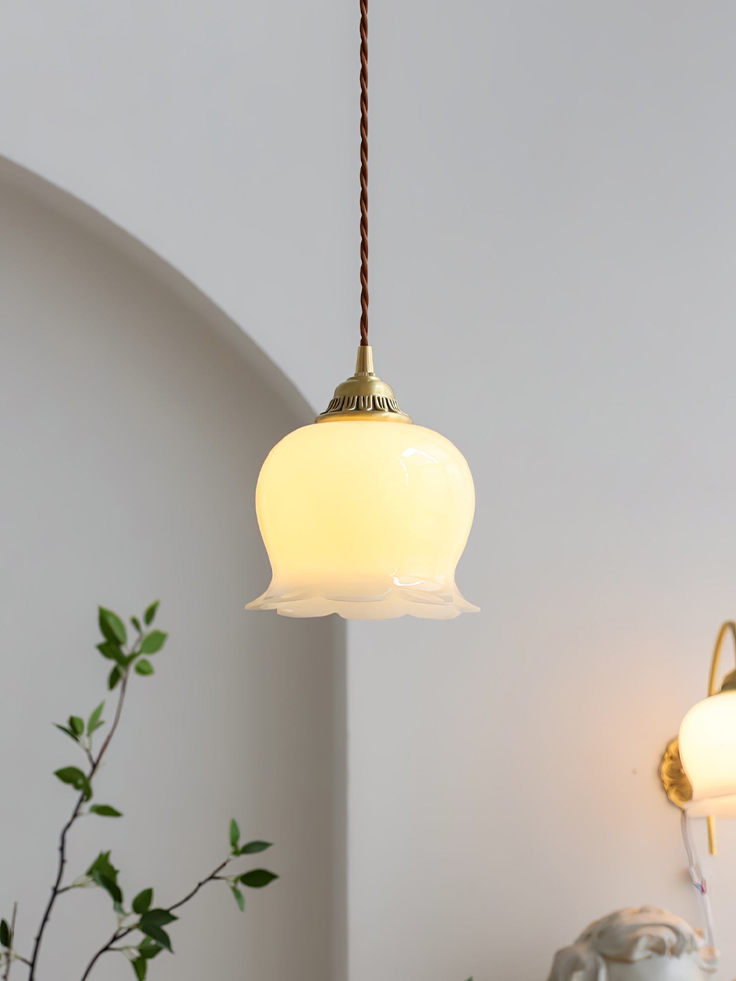 Valley Flower Pendant Lamp - Nature-Inspired Elegance with Petal Design