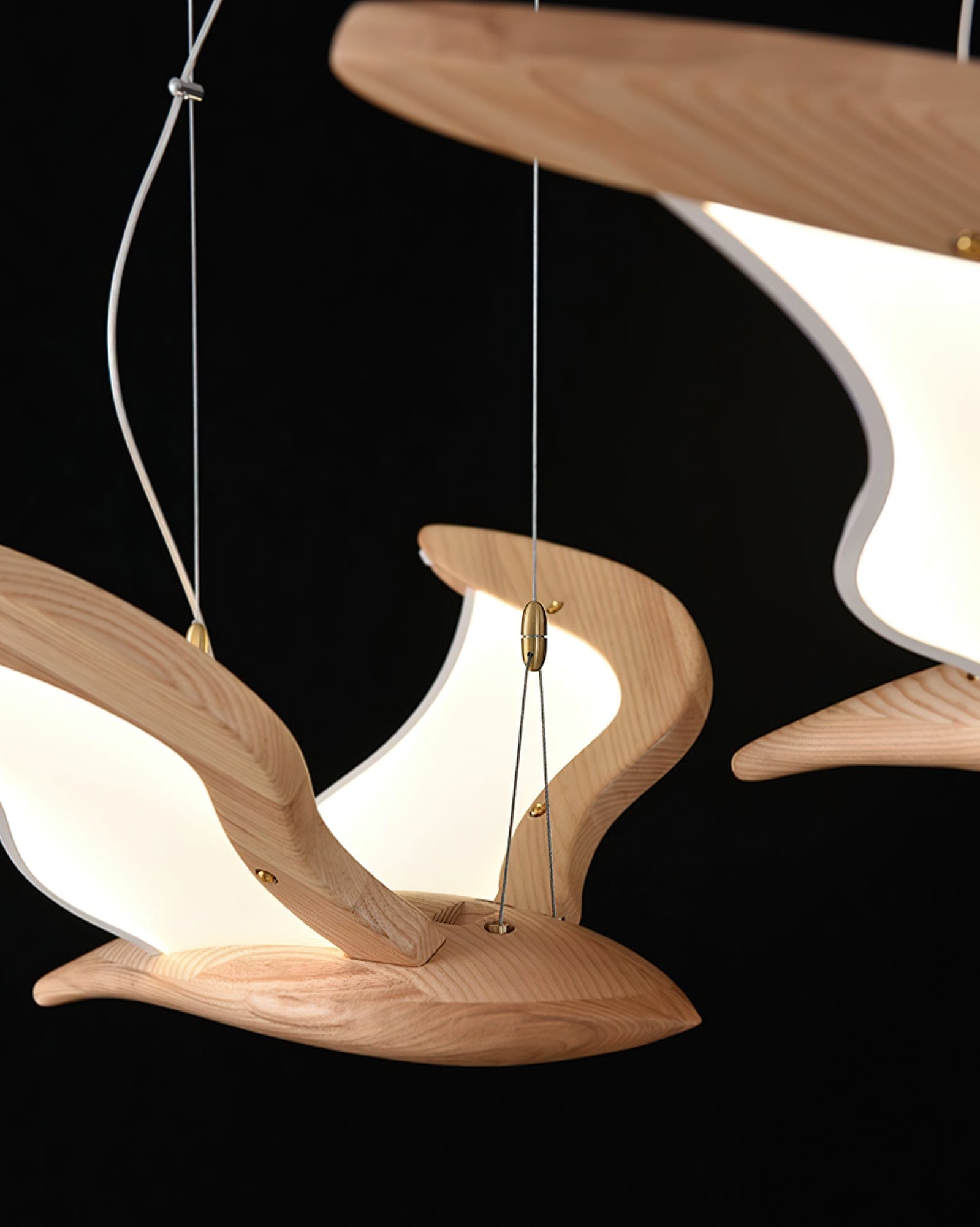 Warbler Chandelier - Nature-Inspired LED Lighting with Elegant Wooden Wings