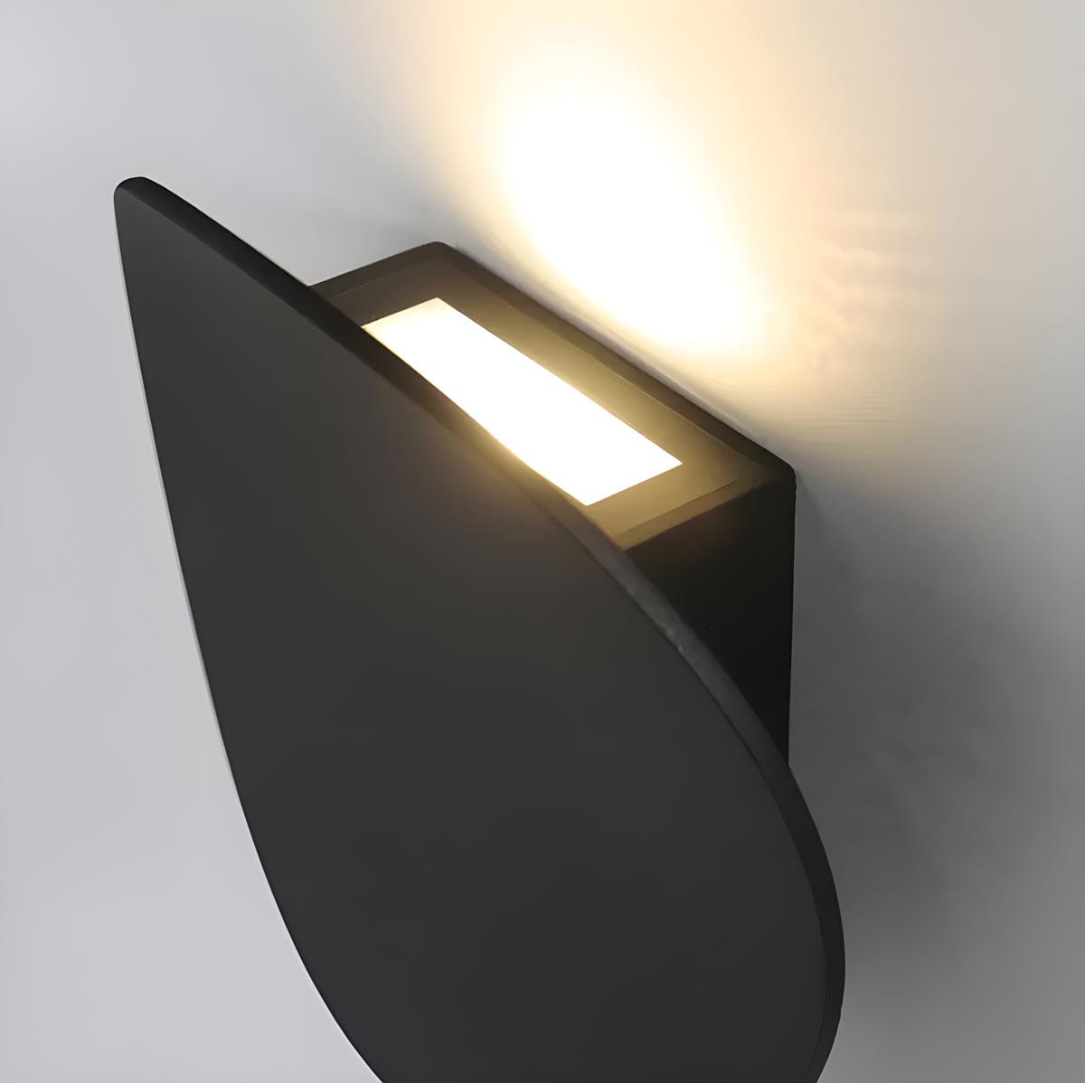 DUSK - Modern Aluminum Wall Light - 7W LED - Sleek & Stylish Design