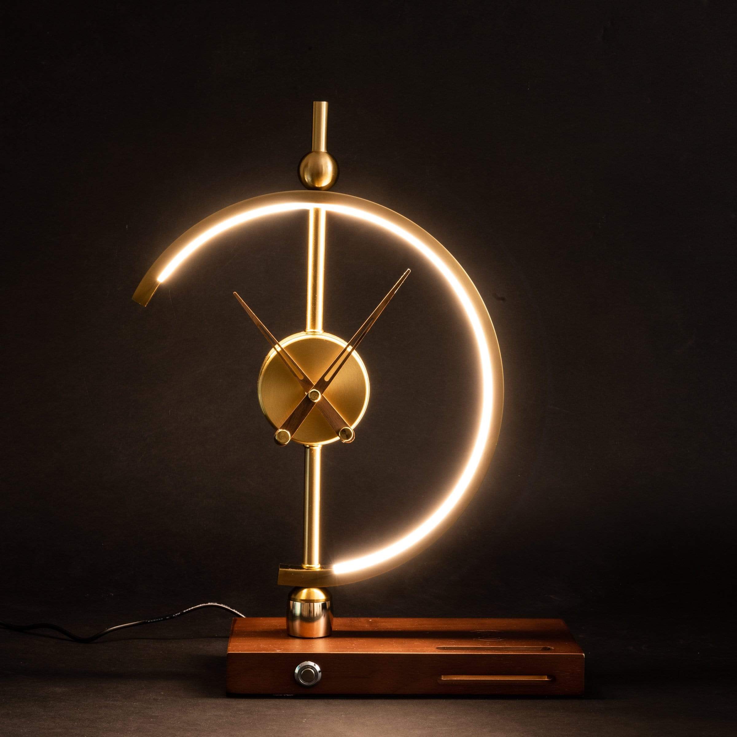 ClockLight™ – Wireless Charging & Energy-Efficient LED Lamp